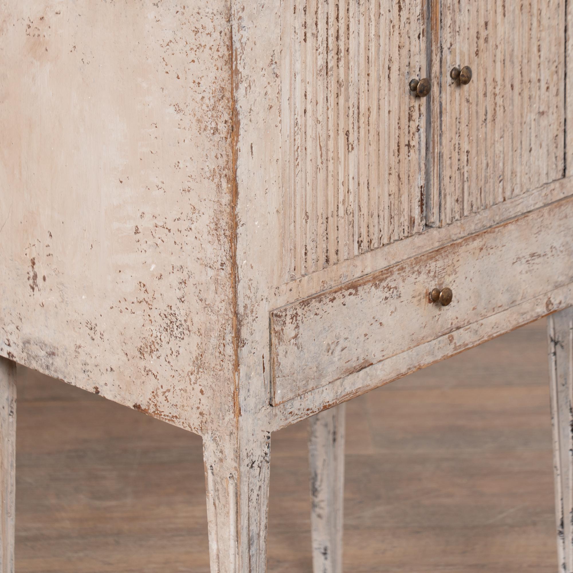 Svedese Comodino o piccolo mobile svedese grigio del XIX secolo in vendita