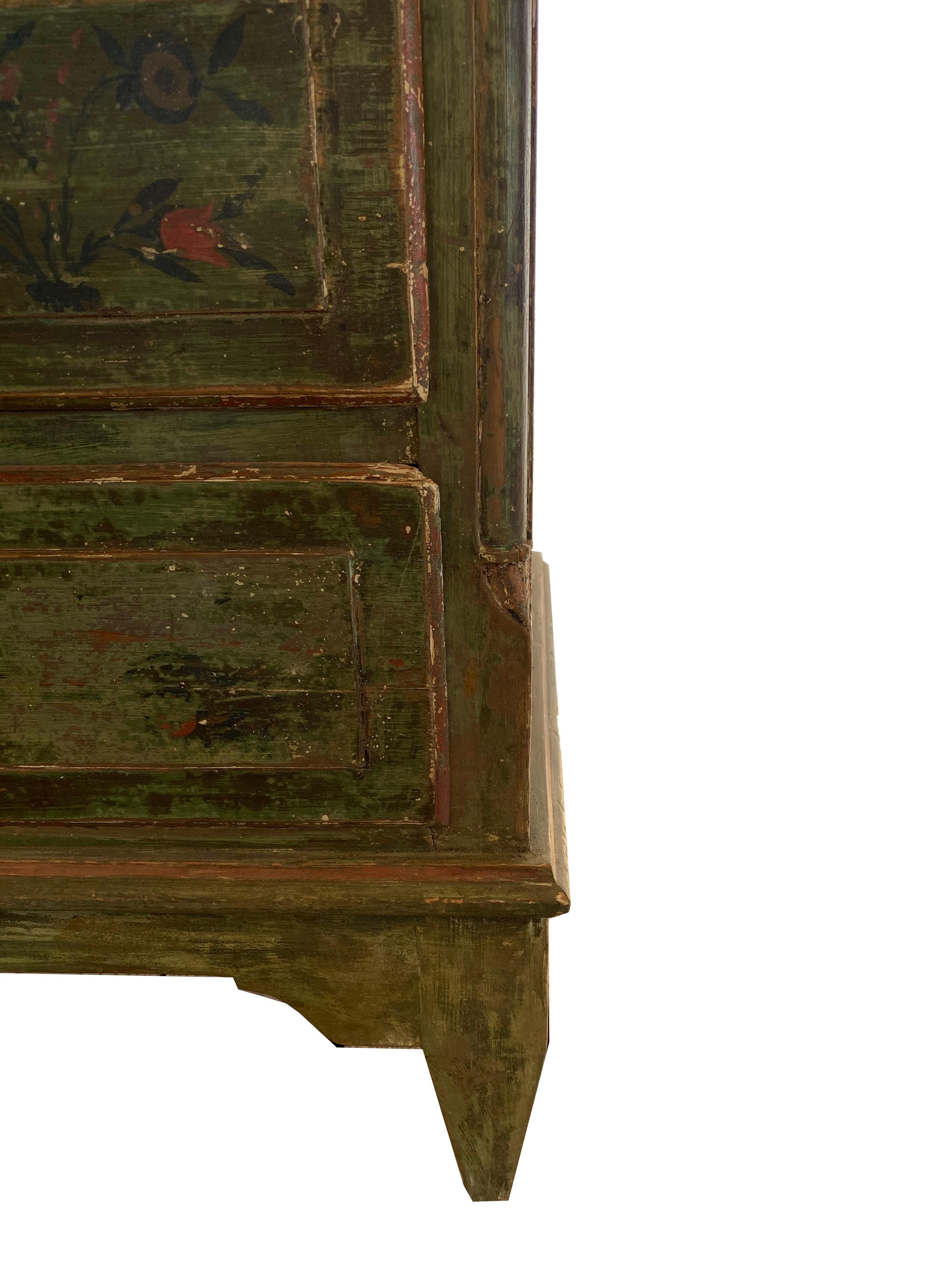 19th Century Swedish Green Panted Chest of Drawers 1