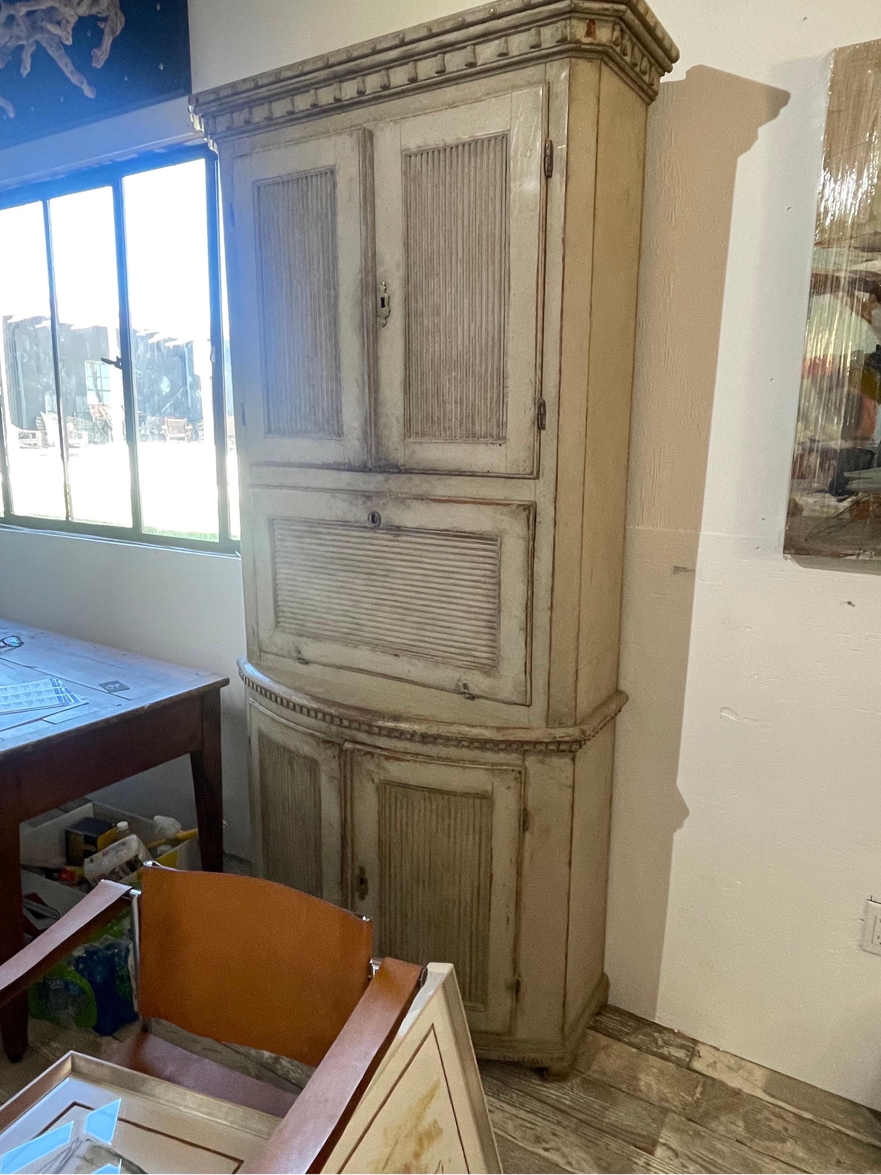 19th Century Swedish Gustavian Bar Cabinet In Good Condition For Sale In San Angelo, TX