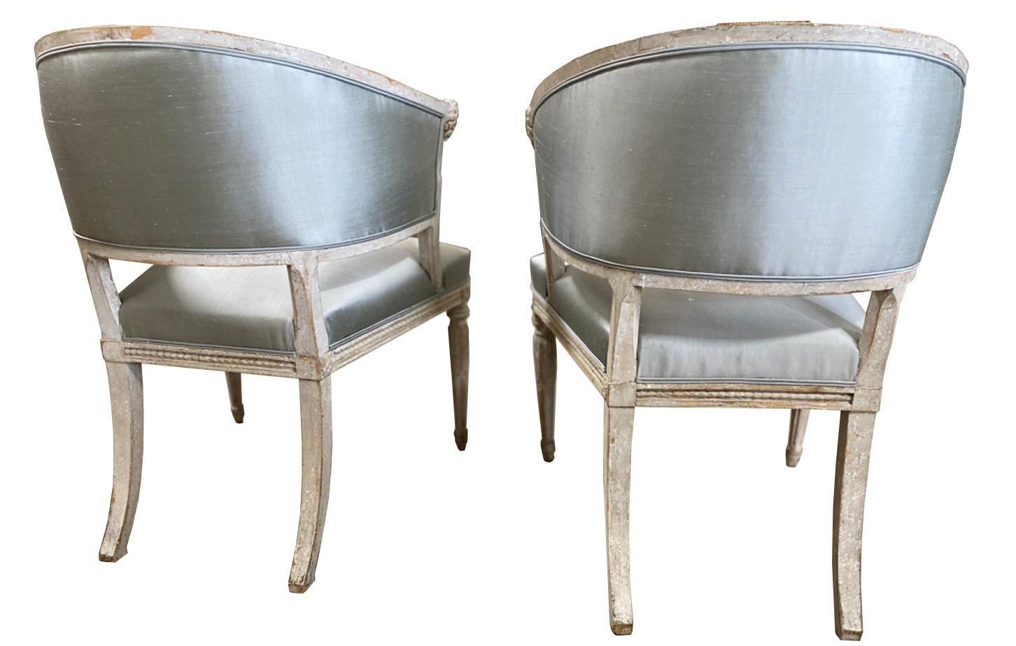 19th Century Swedish Gustavian Barrel Back Armchairs with Lions’ Head In Good Condition In Round Top, TX