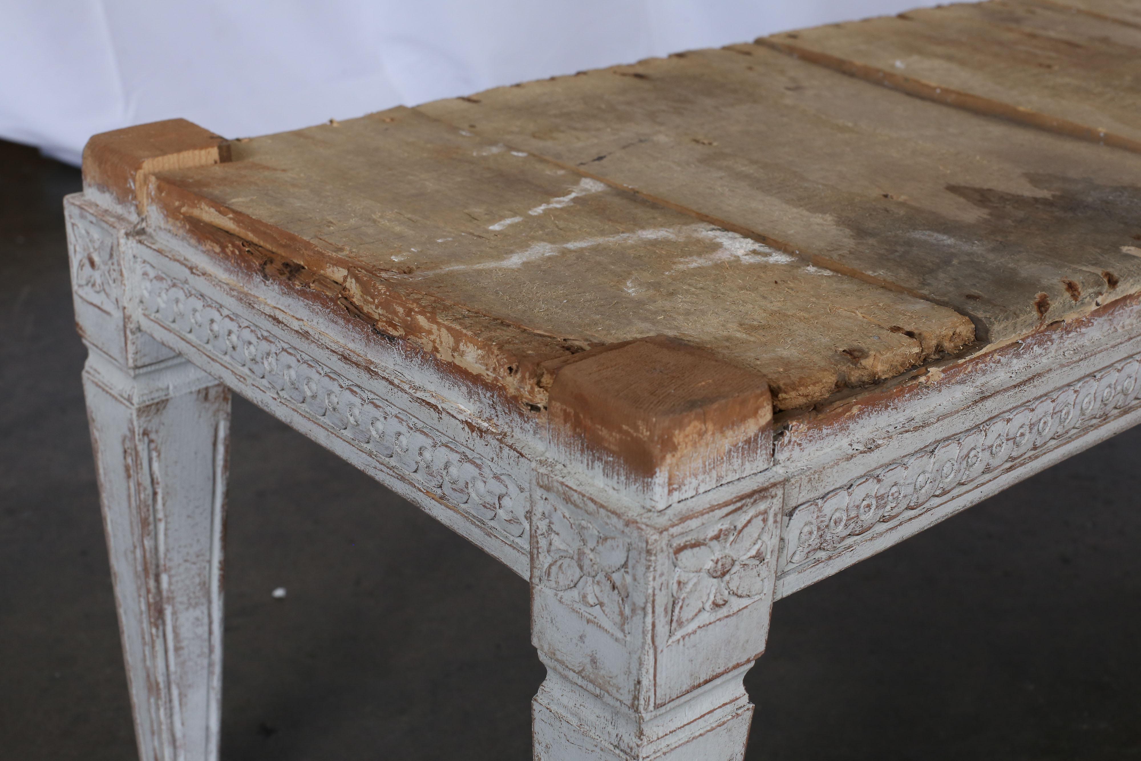 19th Century Swedish Gustavian Bench In Good Condition For Sale In Houston, TX