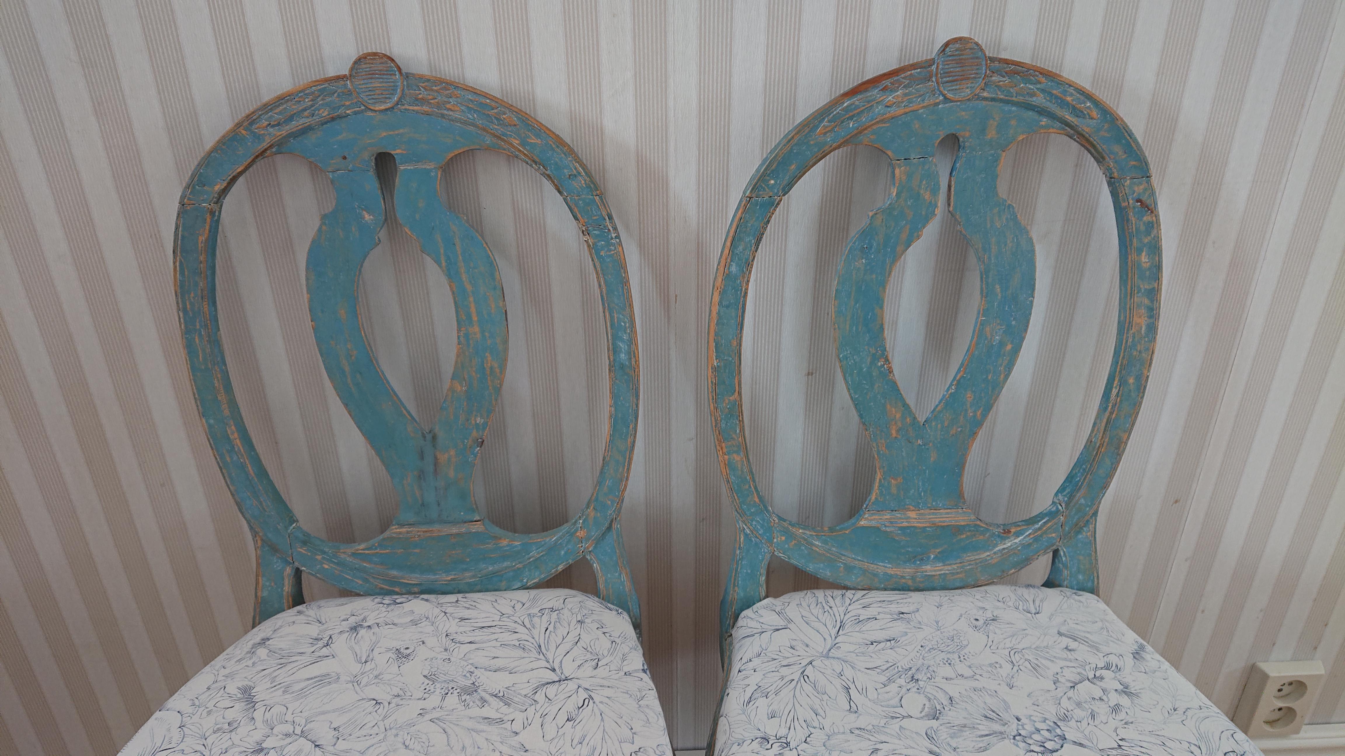 Gustavien Chaises gustaviennes suédoises du 19ème siècle peintes à l'origine « Le modèle suédois » en vente