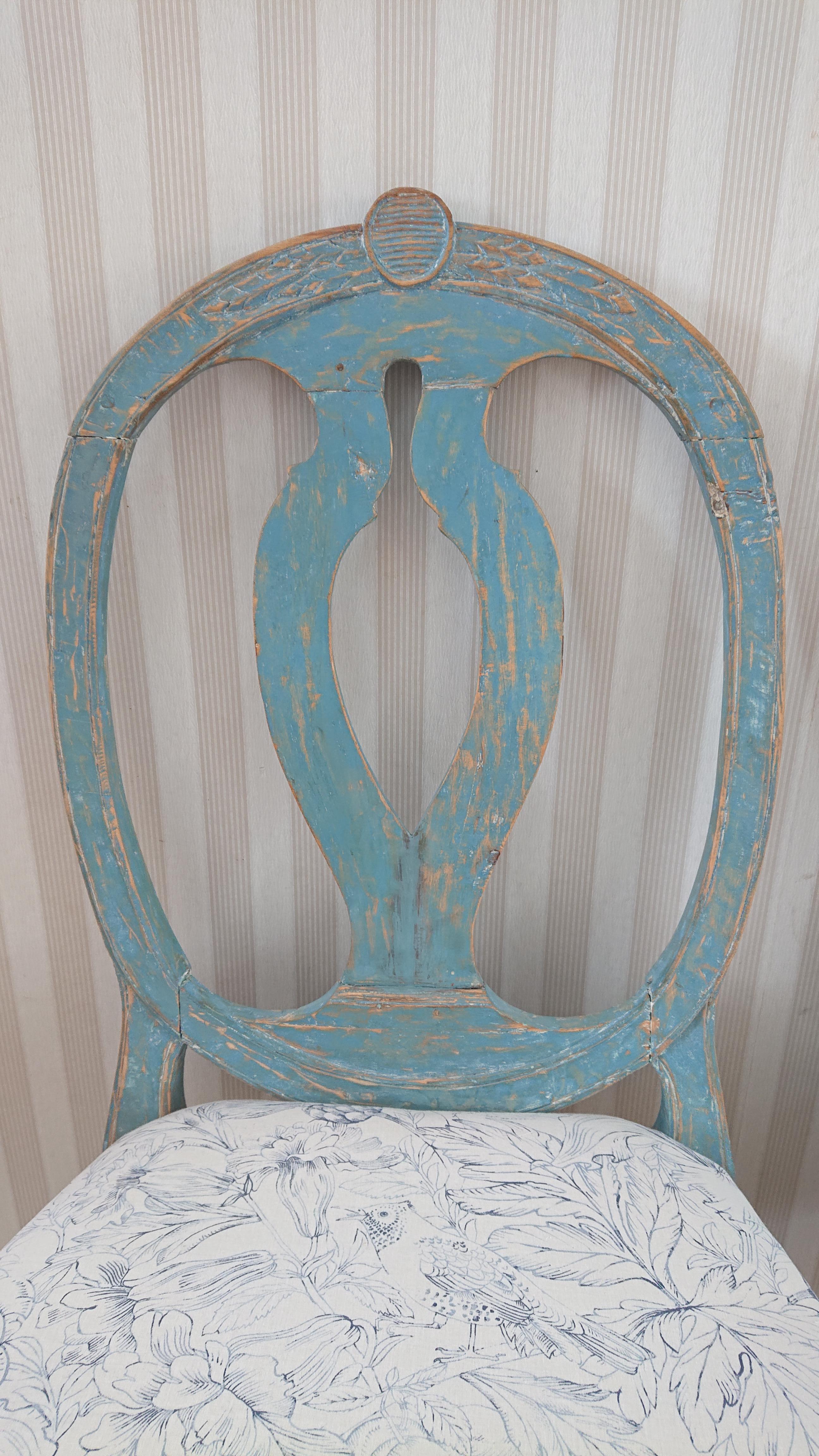 Suédois Chaises gustaviennes suédoises du 19ème siècle peintes à l'origine « Le modèle suédois » en vente