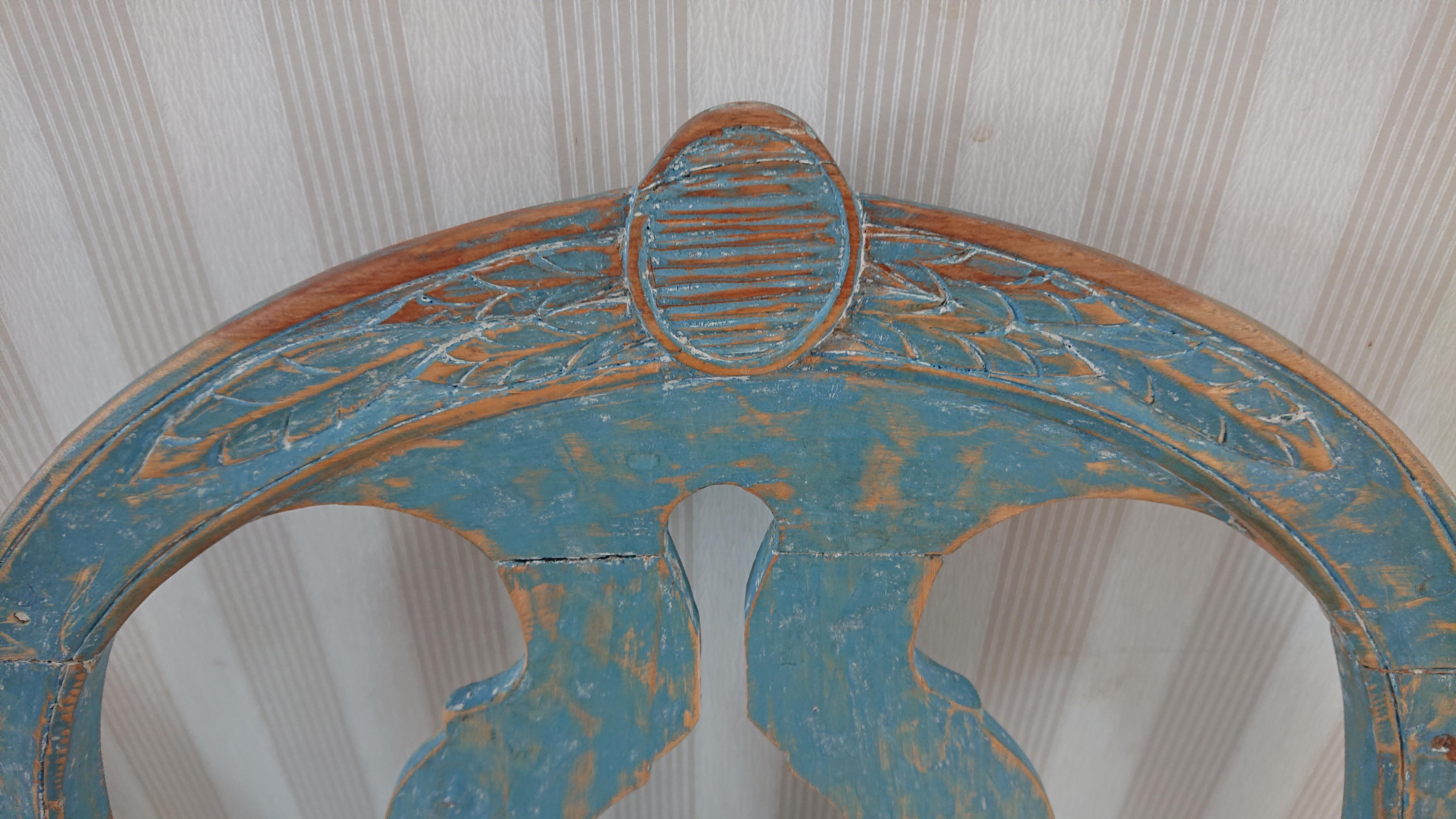XIXe siècle Chaises gustaviennes suédoises du 19ème siècle peintes à l'origine « Le modèle suédois » en vente