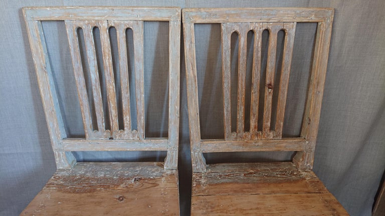 Hand-Carved 19th Century Swedish Gustavian Chairs with Original Paint For Sale