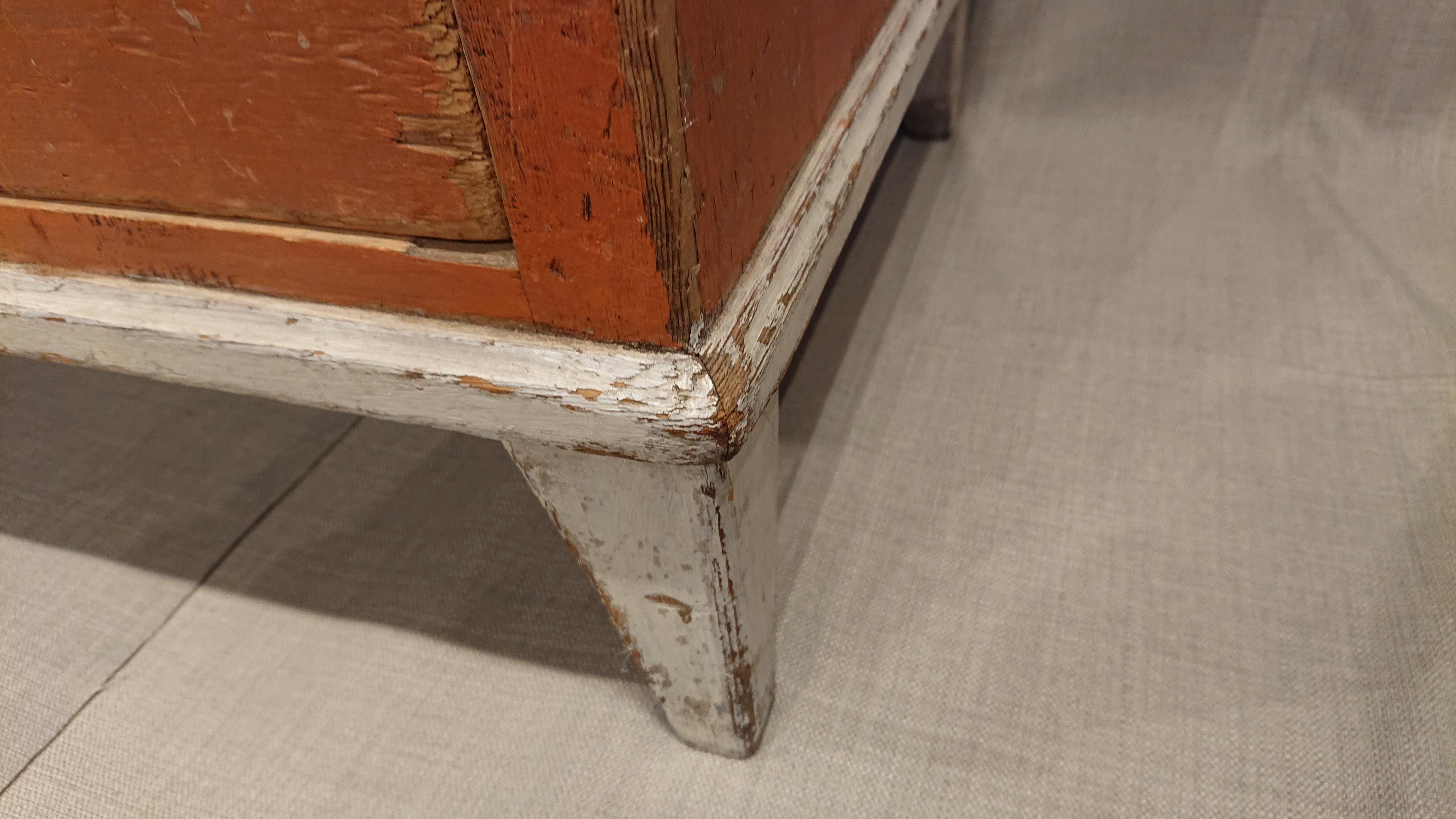 19th Century Swedish Gustavian Chest of Drawers with Untouched Original Paint For Sale 8