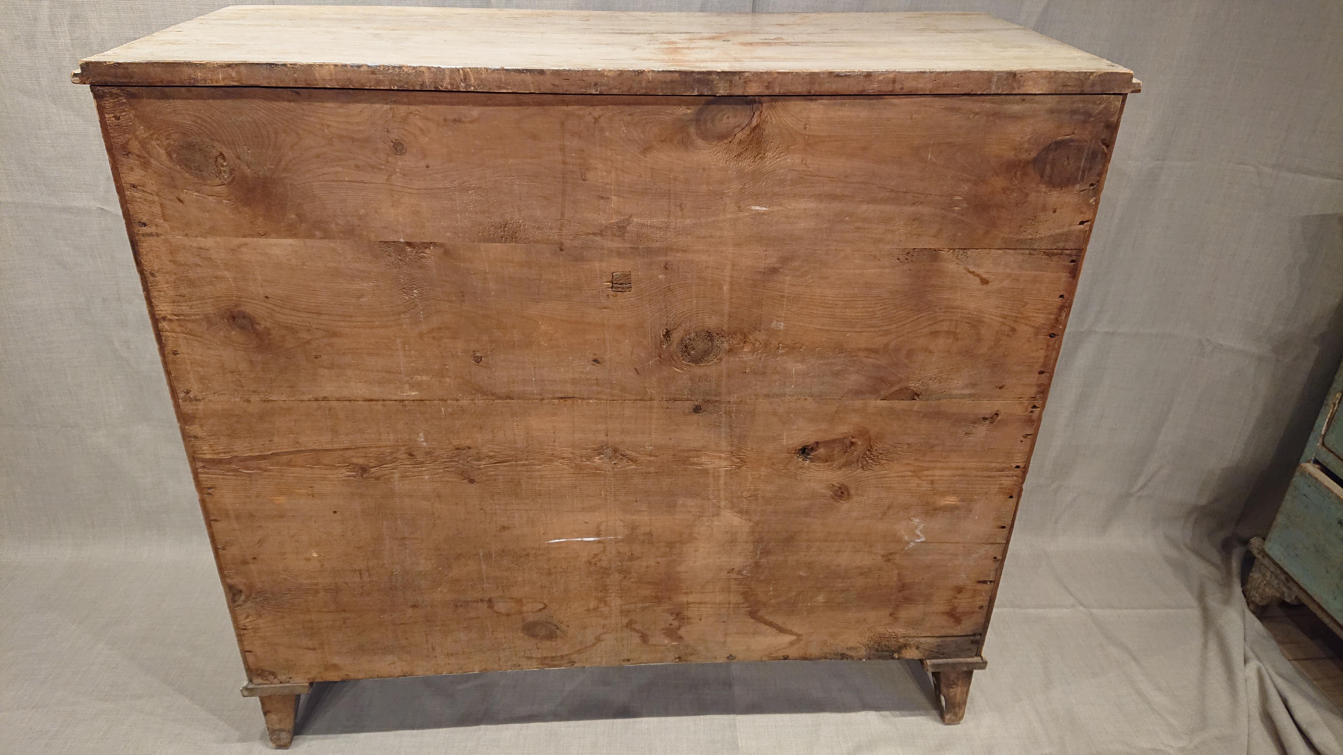 19th Century Swedish Gustavian Chest of Drawers with Untouched Original Paint For Sale 14
