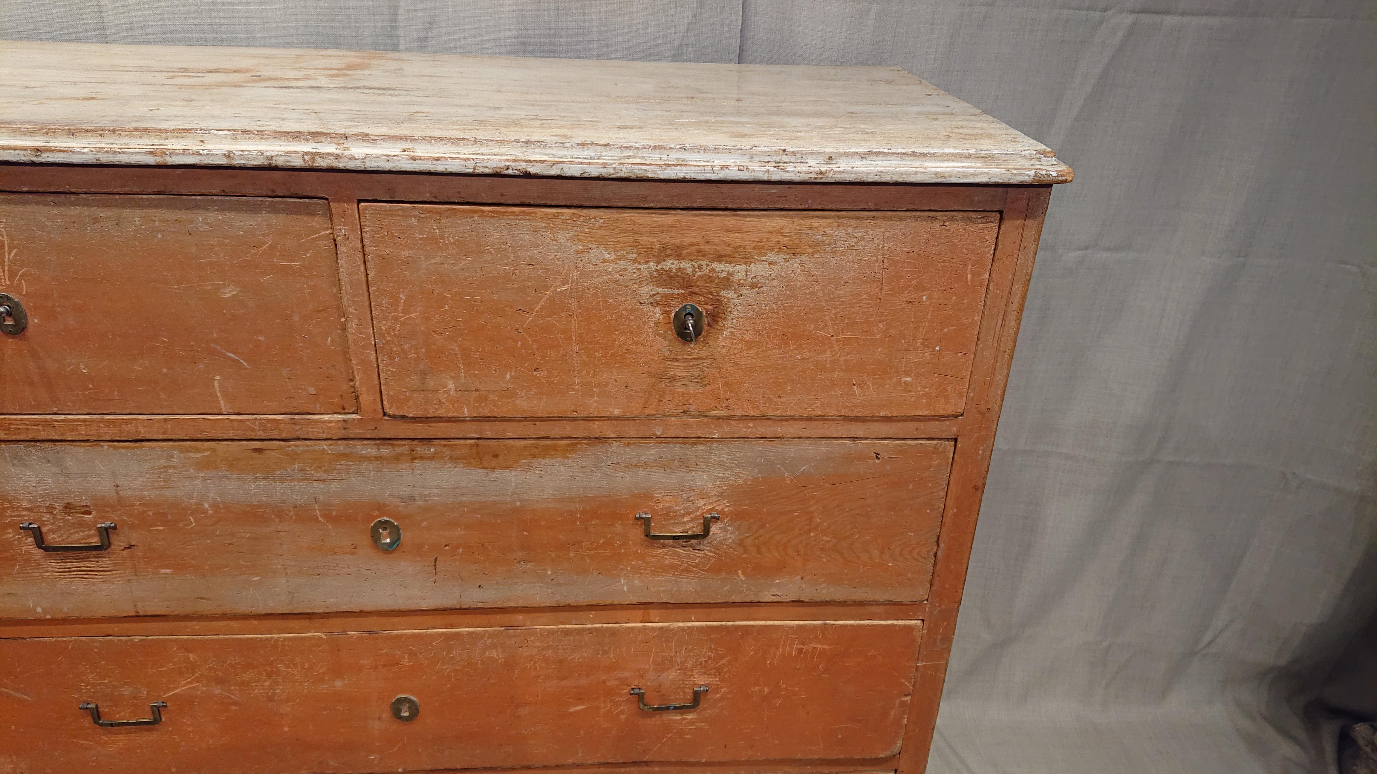 Hand-Carved 19th Century Swedish Gustavian Chest of Drawers with Untouched Original Paint For Sale