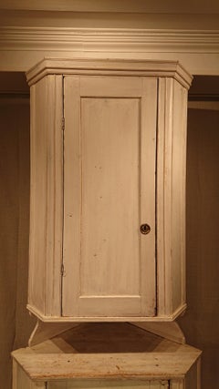 19th Century Swedish Gustavian Corner Cabinet with Original Paint