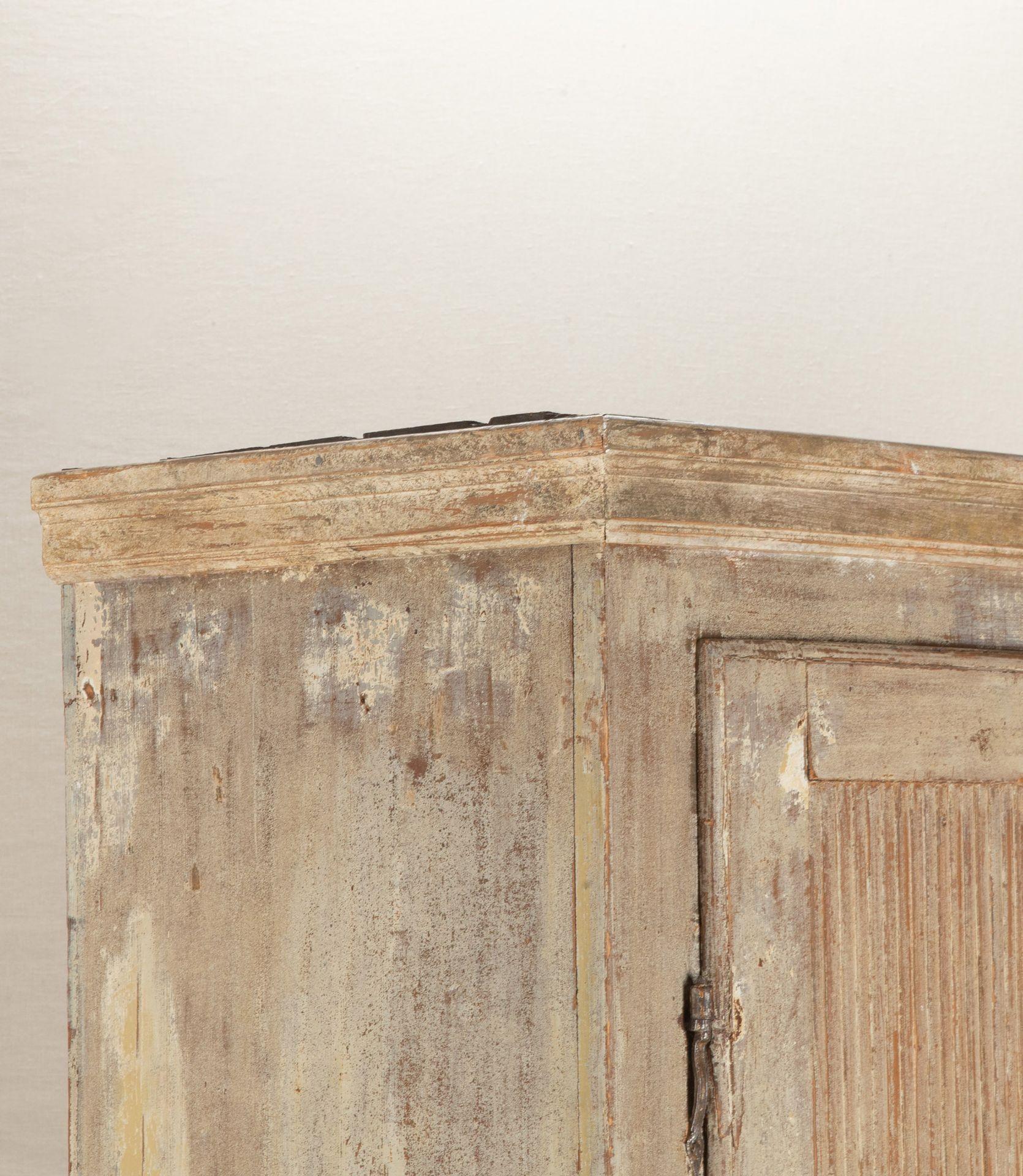19th Century Swedish Gustavian Cupboard For Sale 3