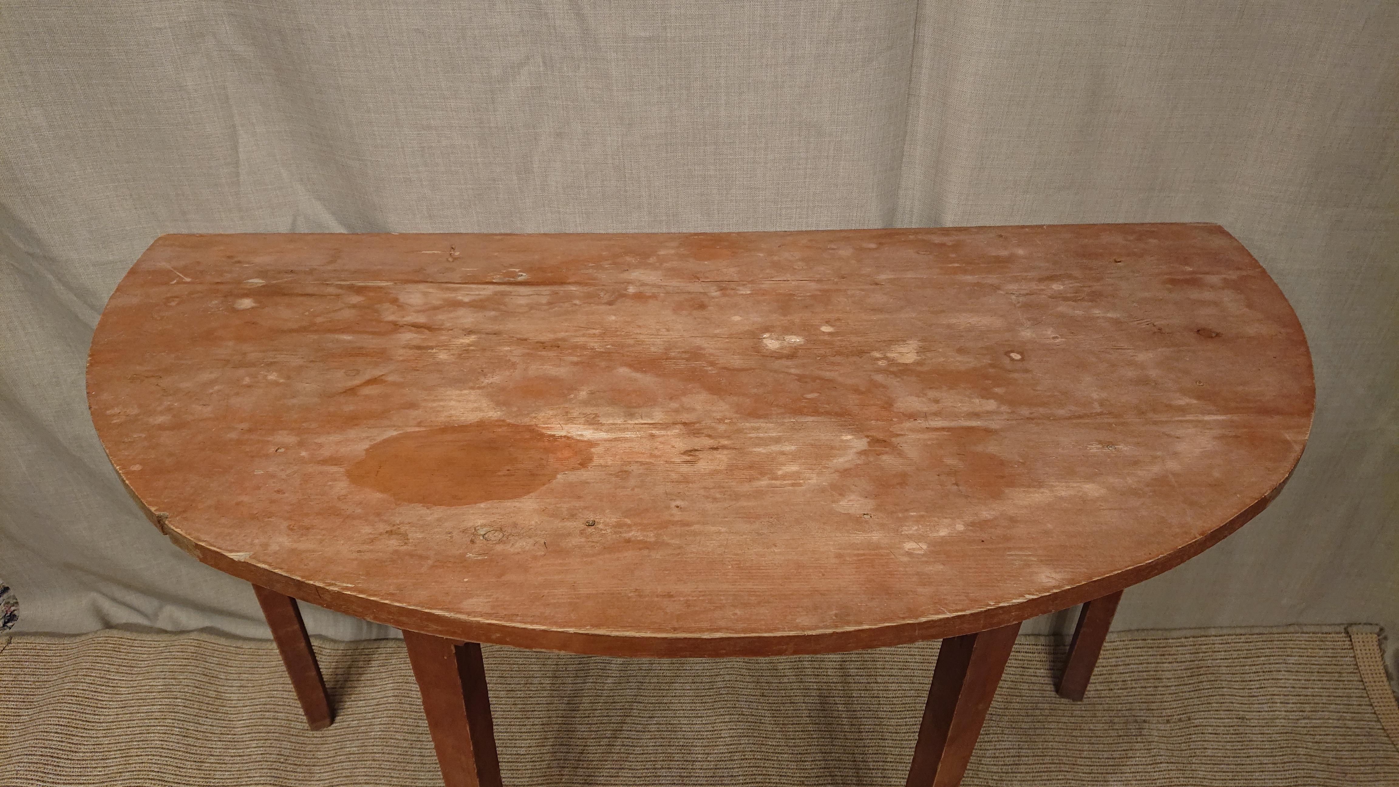 19th Century Swedish Gustavian Demi Lune Table with Original Paint For Sale 3