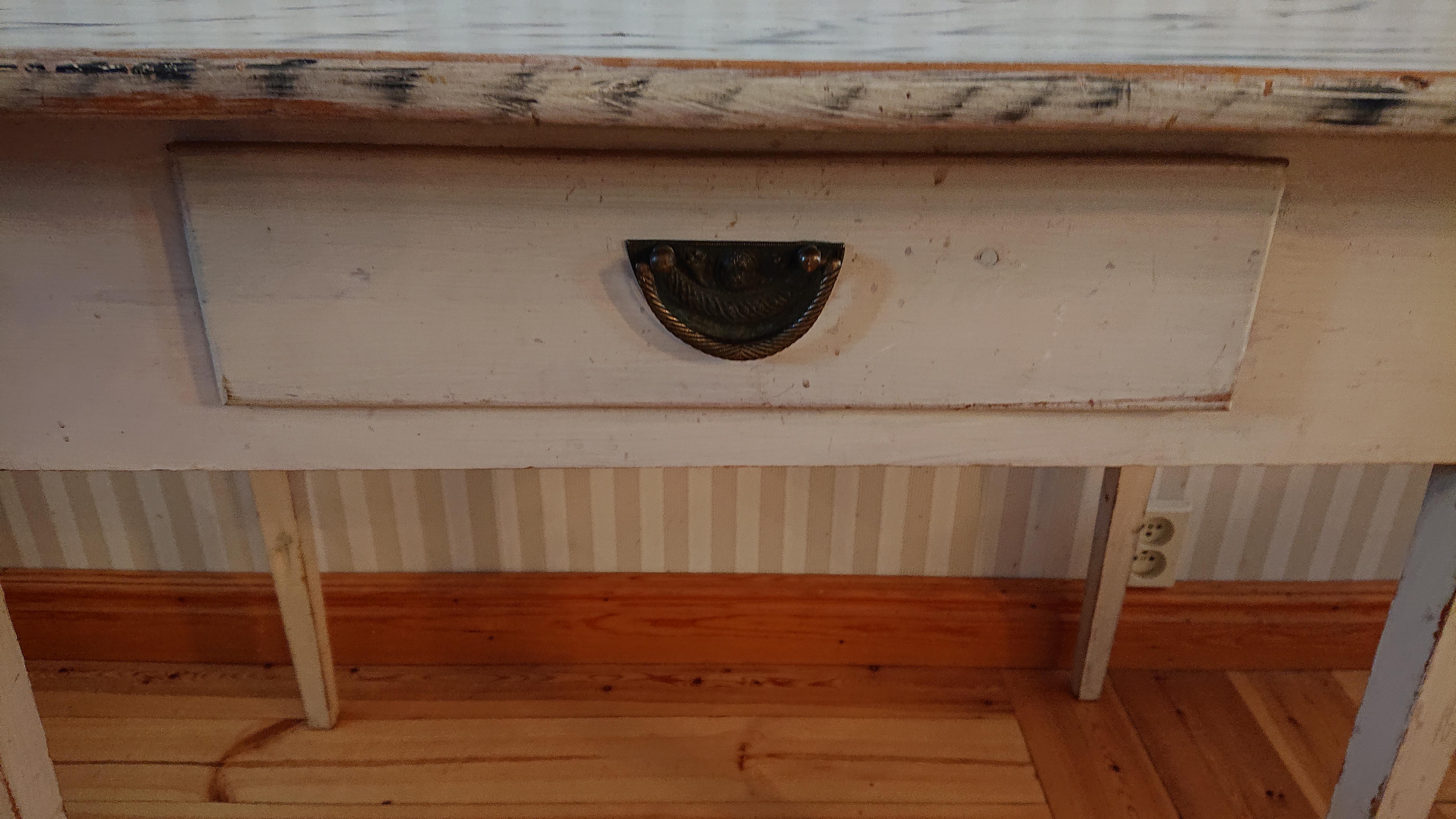 Hand-Crafted 19th Century Swedish Gustavian Desk with Marble Paint For Sale