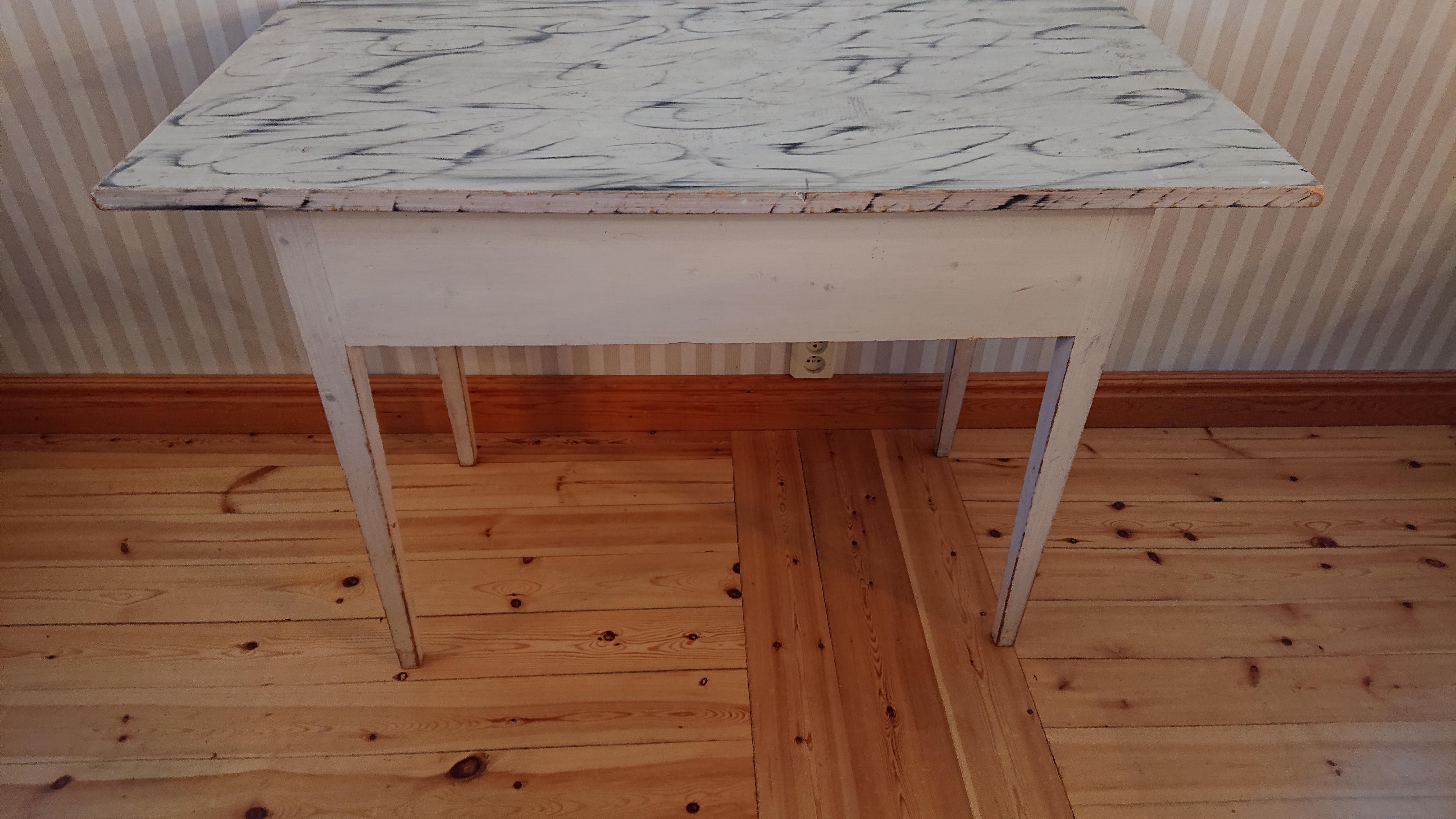 19th Century Swedish Gustavian Desk with Marble Paint For Sale 2