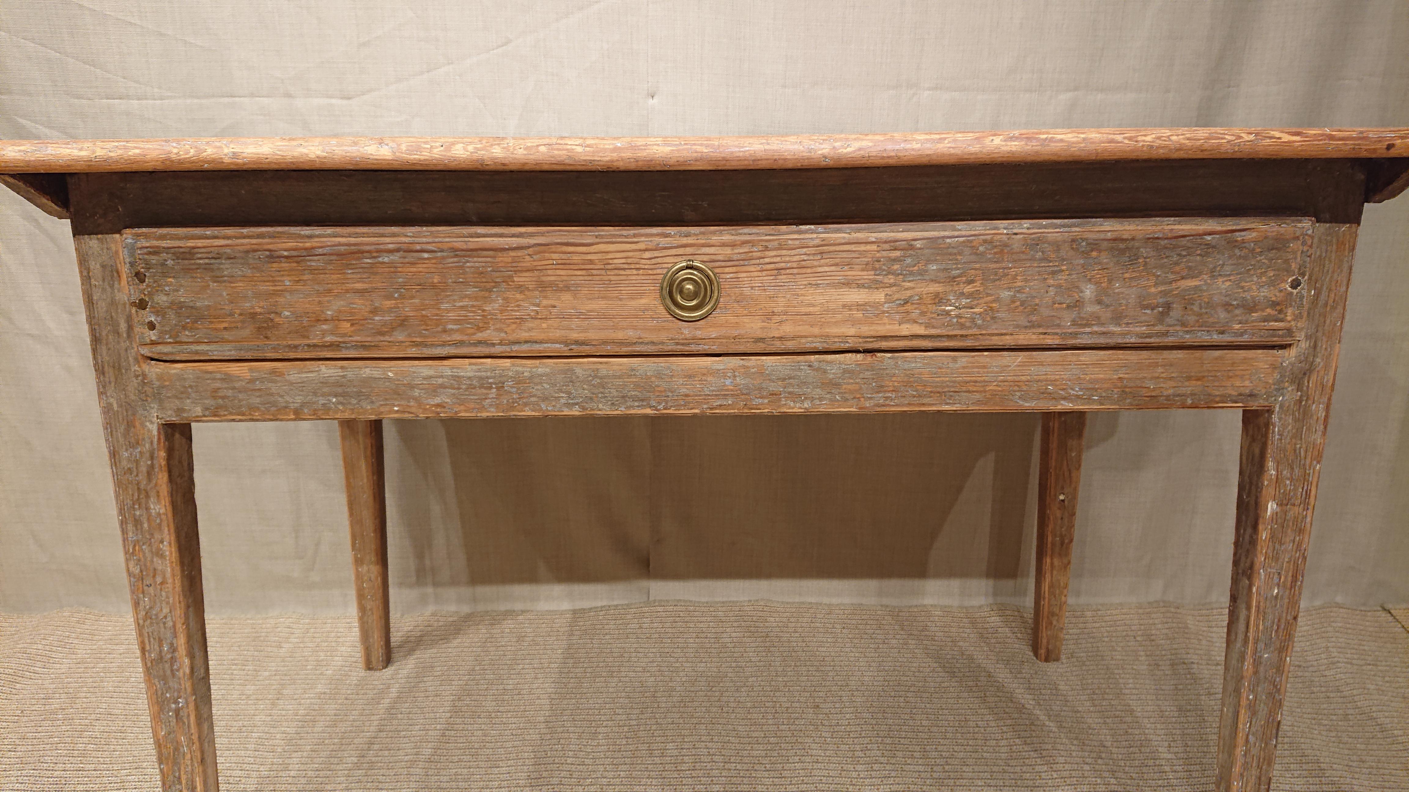19th Century Swedish Gustavian Desk with Originalpaint In Good Condition For Sale In Boden, SE