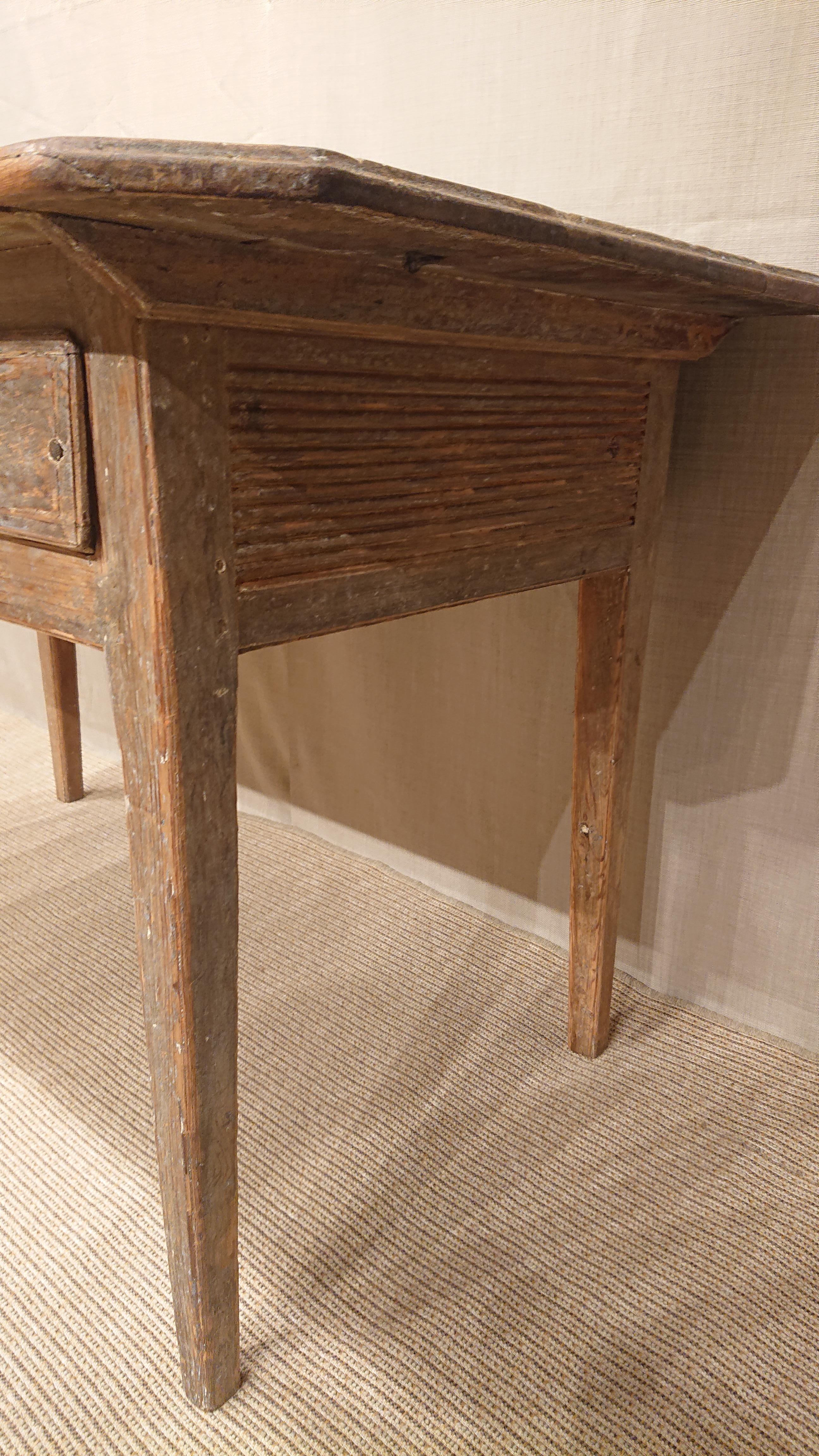 19th Century Swedish Gustavian Desk with Originalpaint For Sale 4