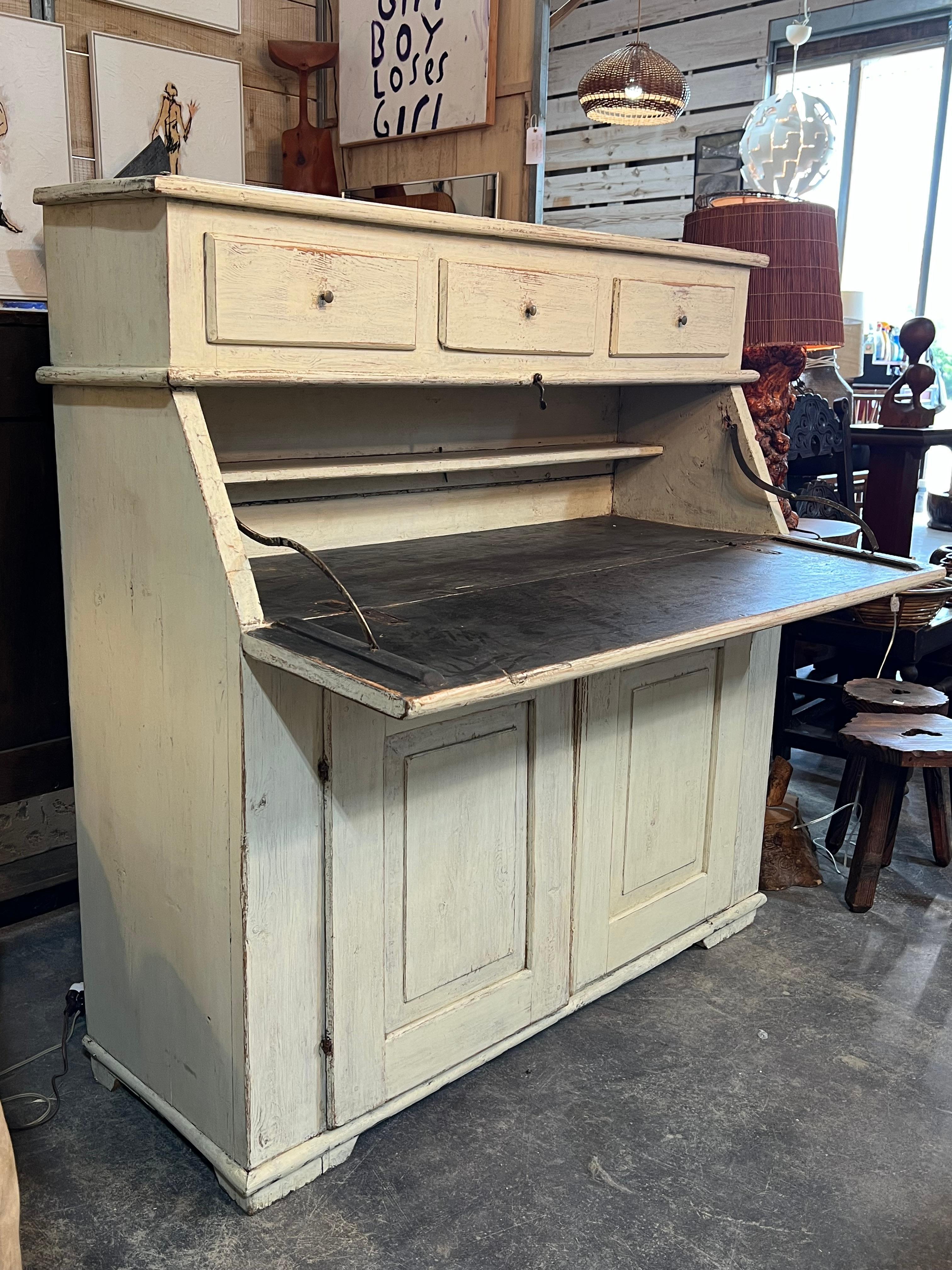19th Century Swedish Gustavian Drop Front Desk  In Good Condition For Sale In Chicago, IL