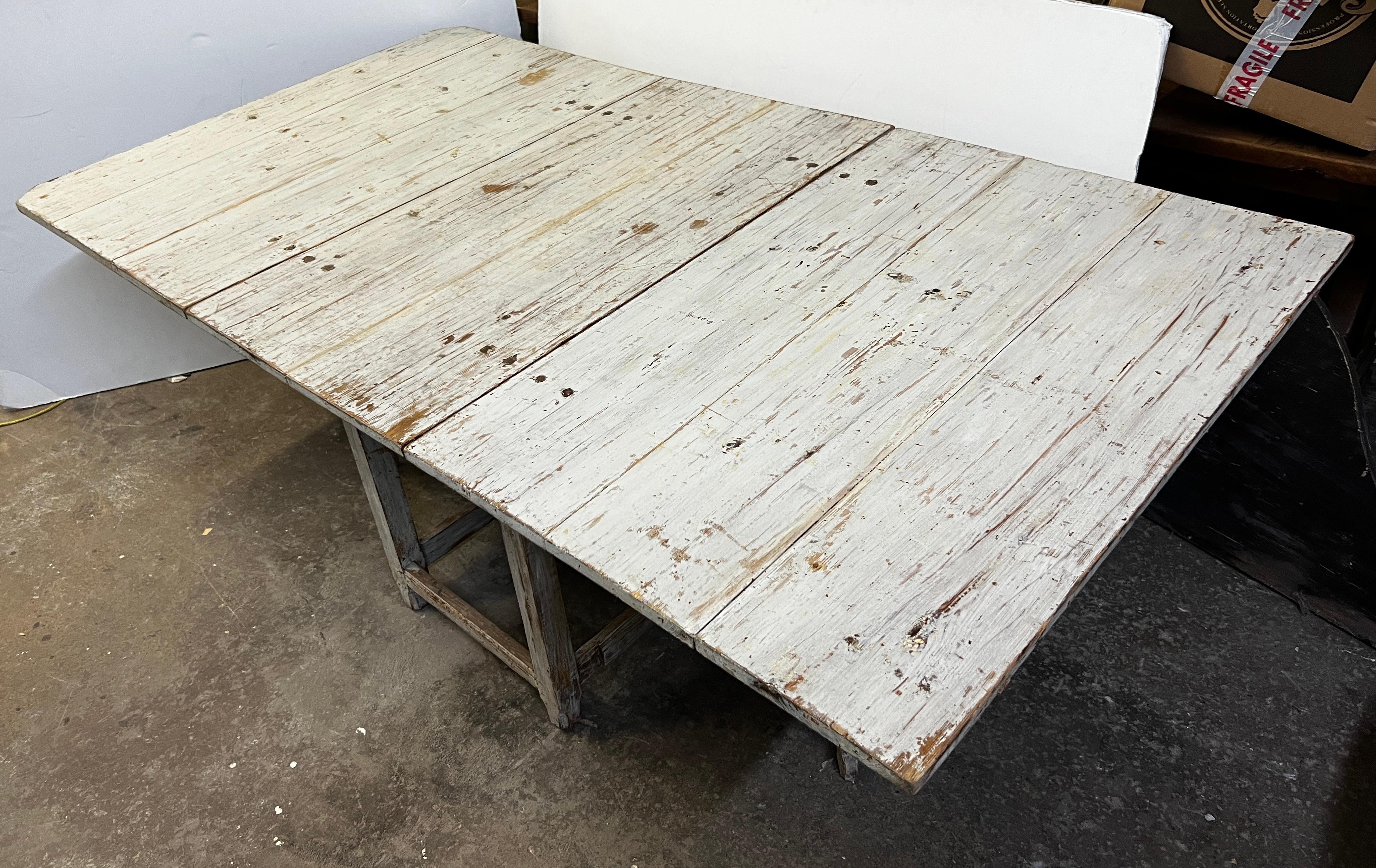 Schwedischer Gustavianischer klappbarer Tisch aus dem 19. Jahrhundert im Angebot 4
