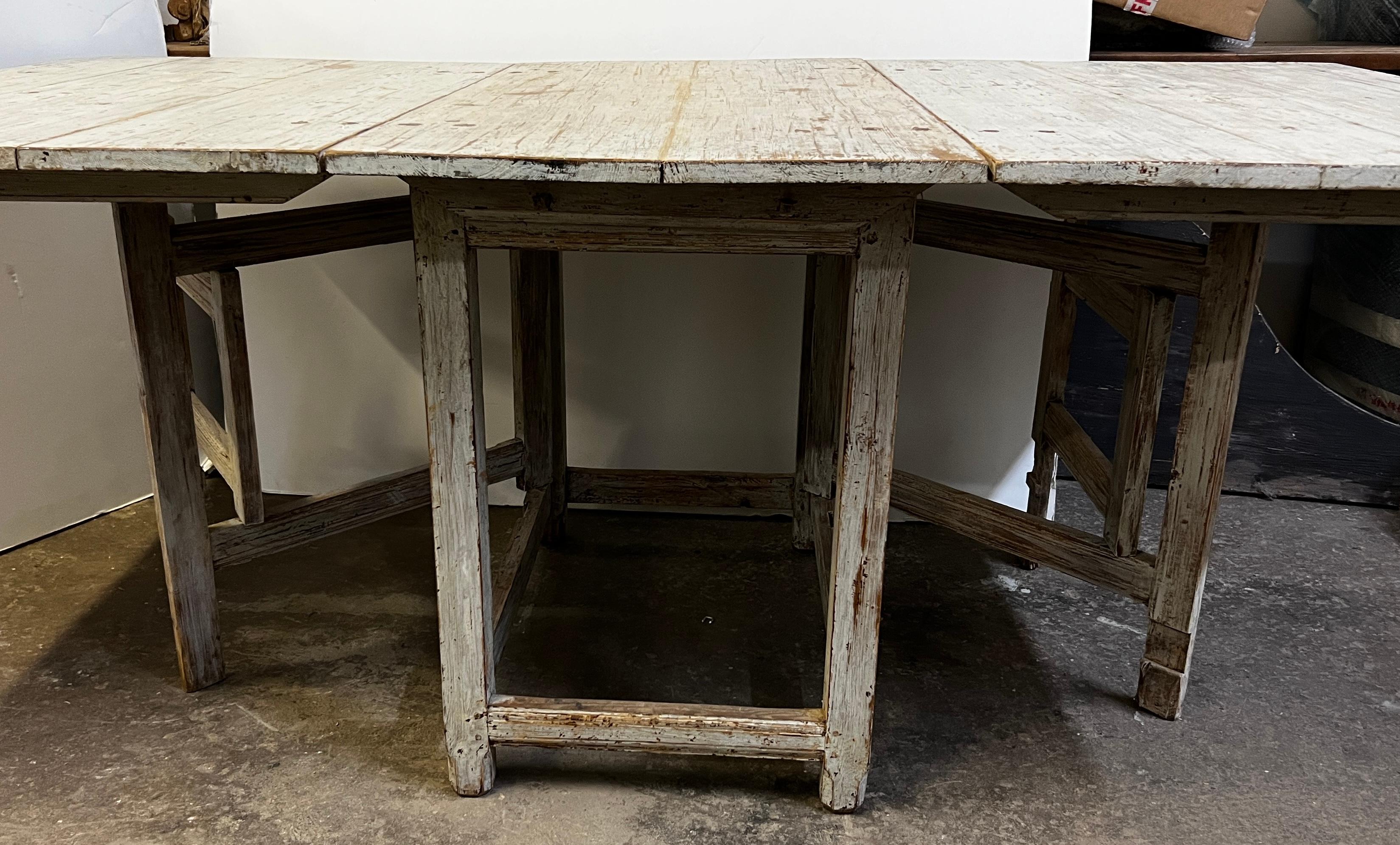 19th Century Swedish Gustavian Drop Leaf Table For Sale 8