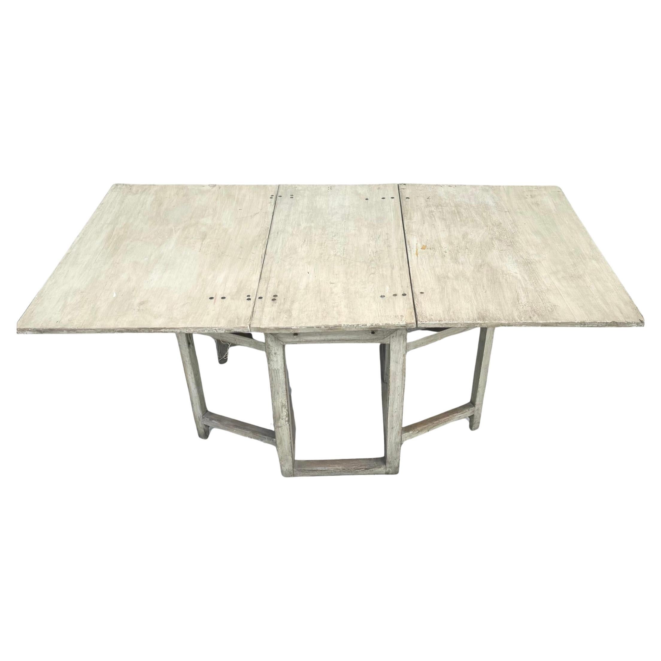 19th Century Swedish Gustavian Drop-Leaf Table For Sale