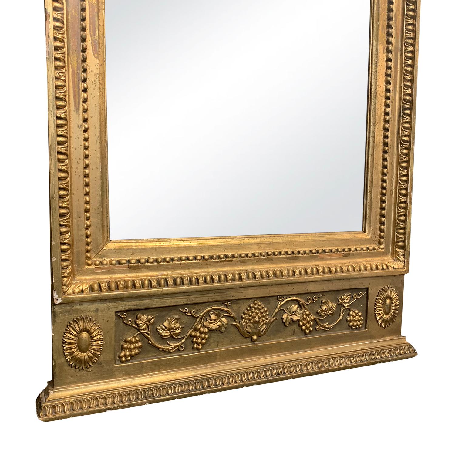 19th Century Swedish Gustavian Gilded Wood Wall Glass Mirror, Scandinavian Décor In Good Condition In West Palm Beach, FL