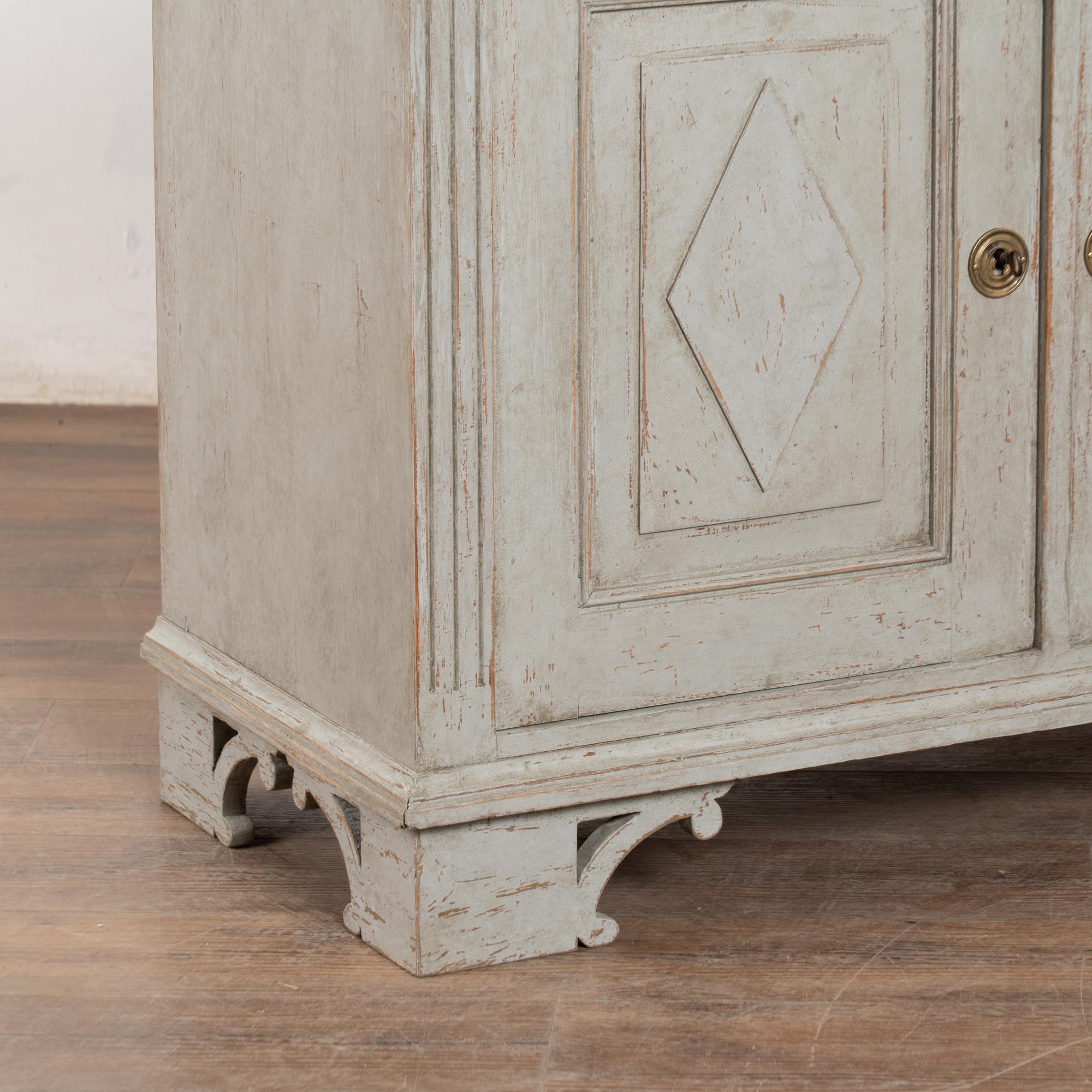 19th Century Swedish Gustavian Gray Painted Sideboard Buffet Console For Sale 8