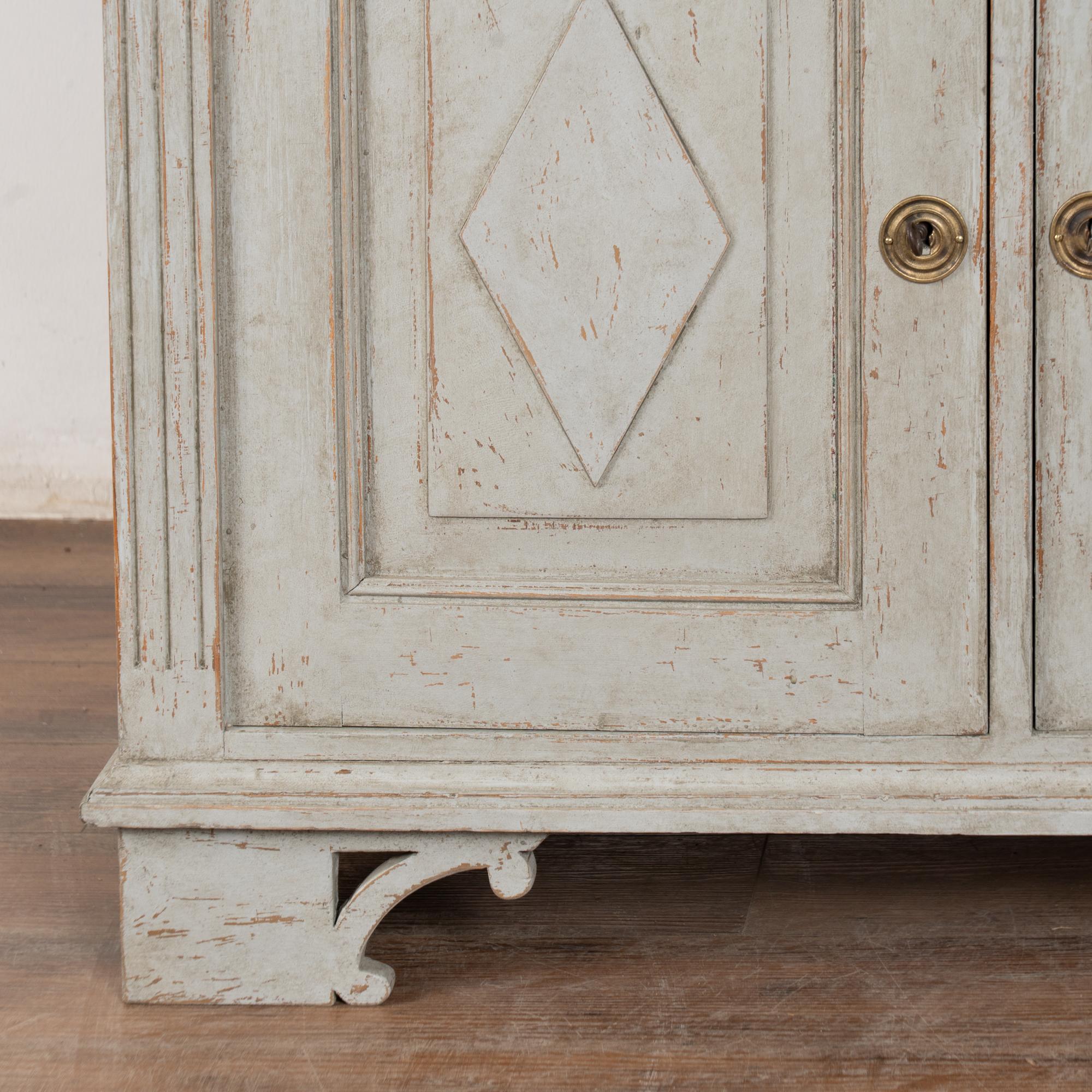 19th Century Swedish Gustavian Gray Painted Sideboard Buffet Console For Sale 9