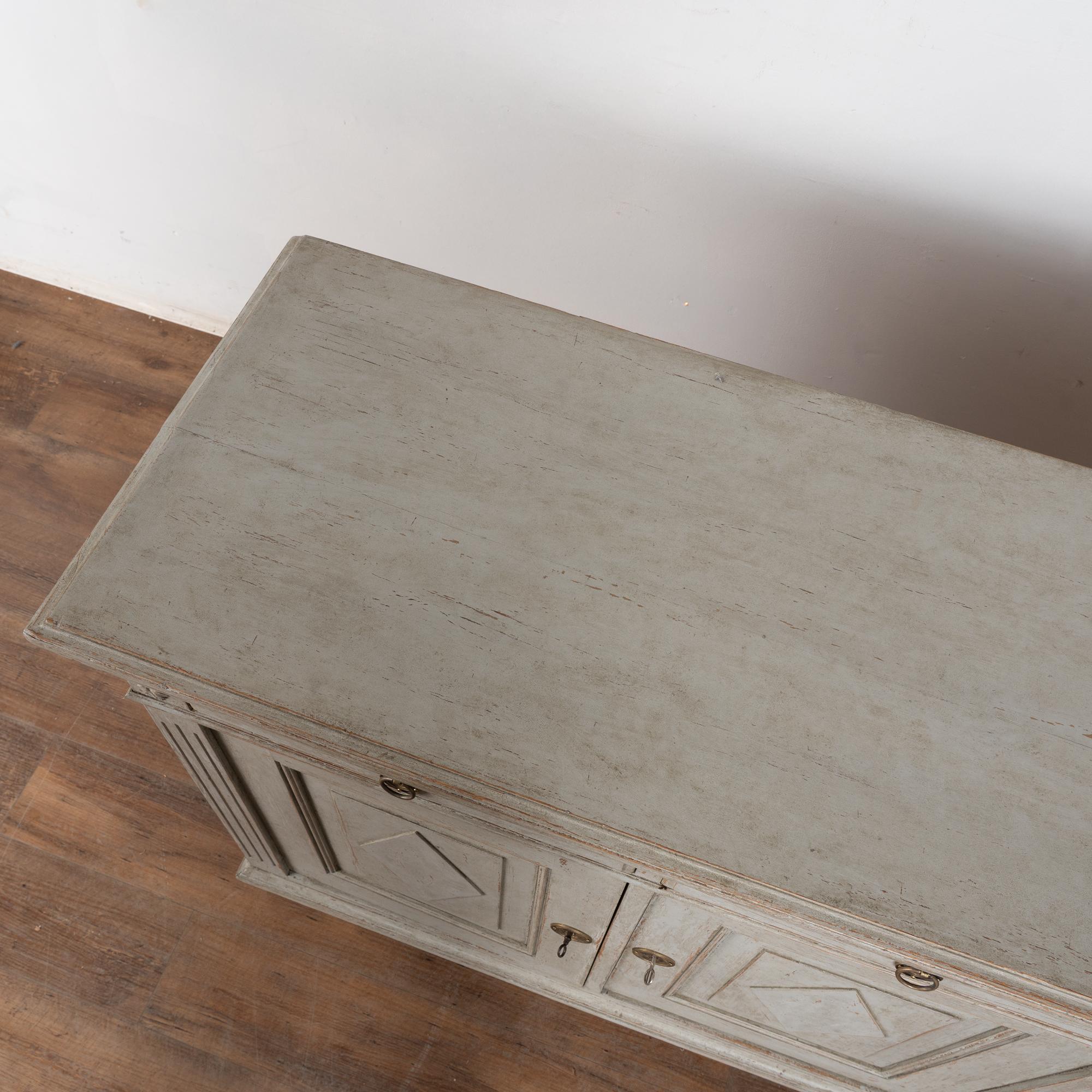 19th Century Swedish Gustavian Gray Painted Sideboard Buffet Console For Sale 2