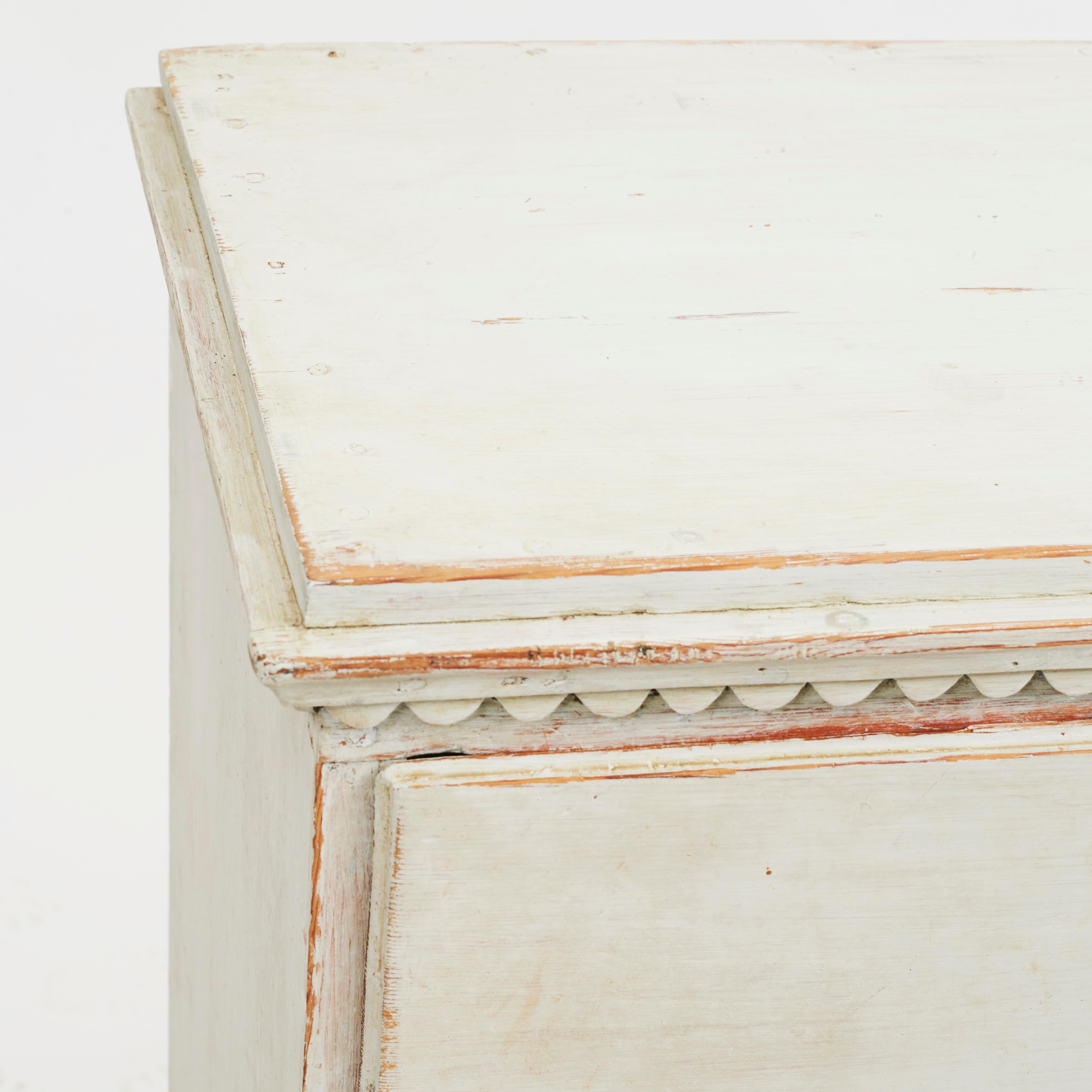19th Century Swedish Gustavian Grey/ White Painted Commode/ Chest of Drawers 1