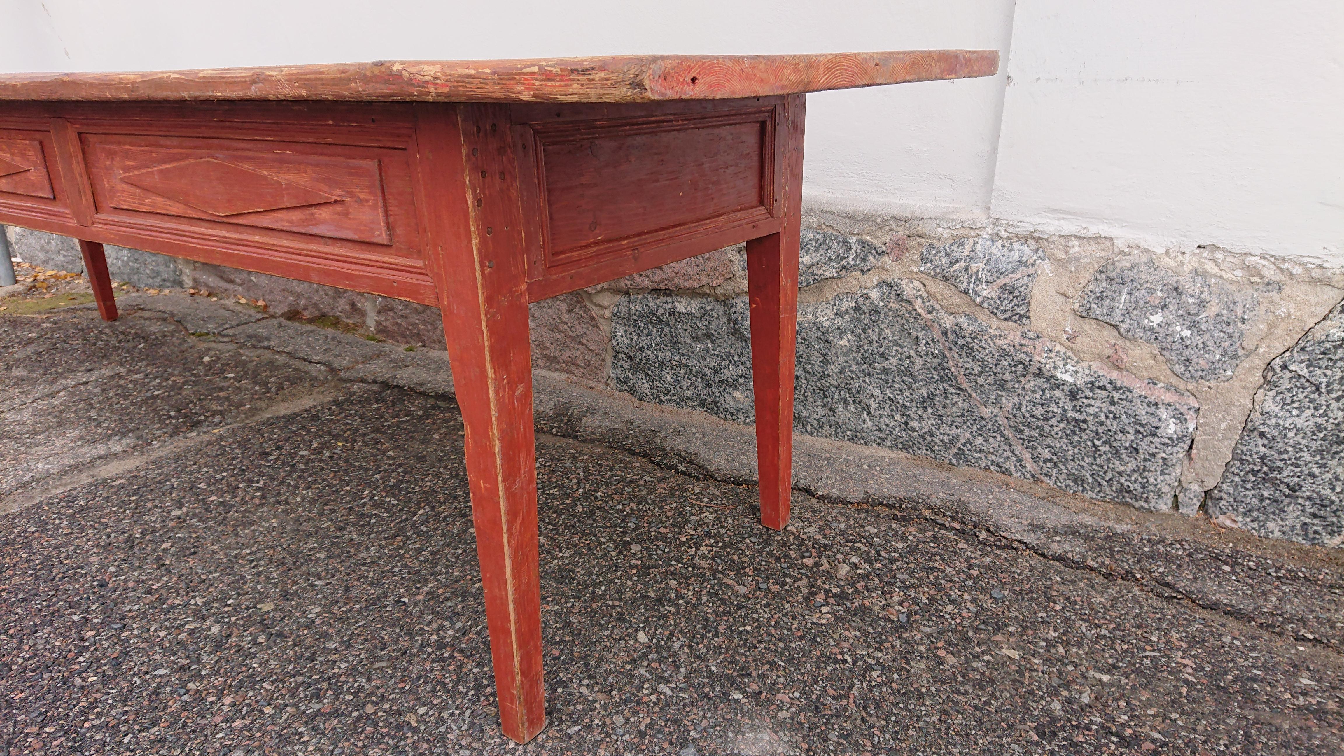Table longue gustavienne suédoise du 19ème siècle peinture d'origine de table Bon état - En vente à Boden, SE