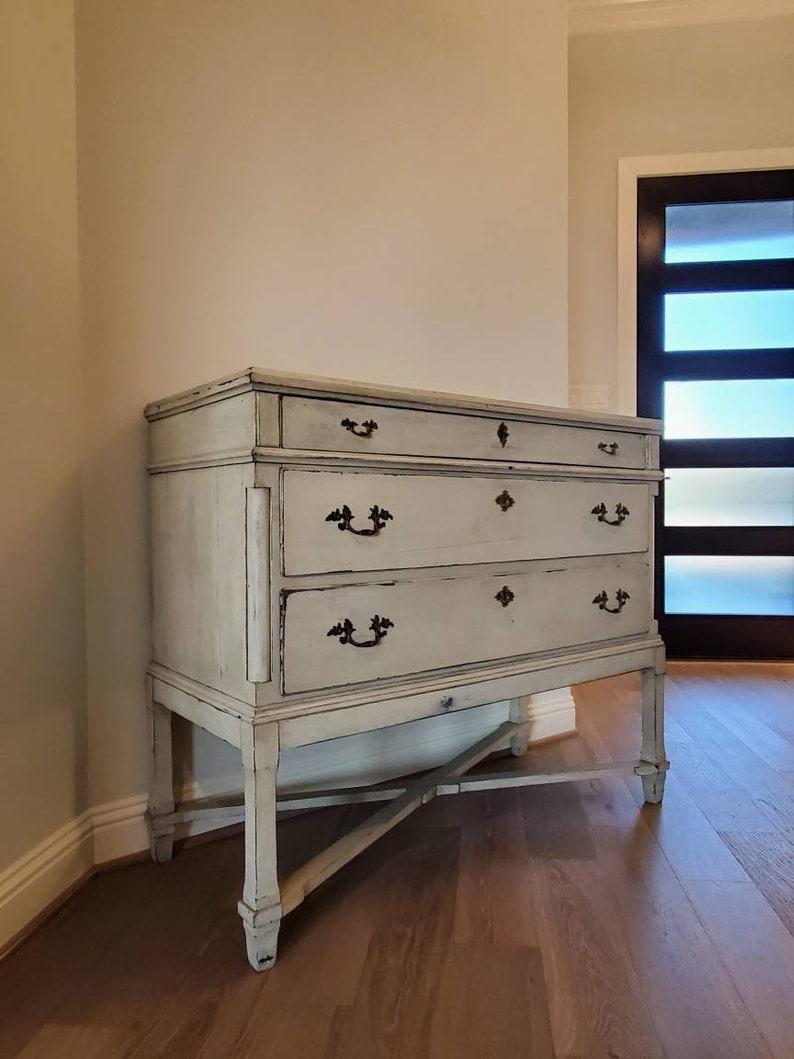 19th Century Swedish Gustavian Neoclassical Chest of Drawers In Good Condition In Forney, TX