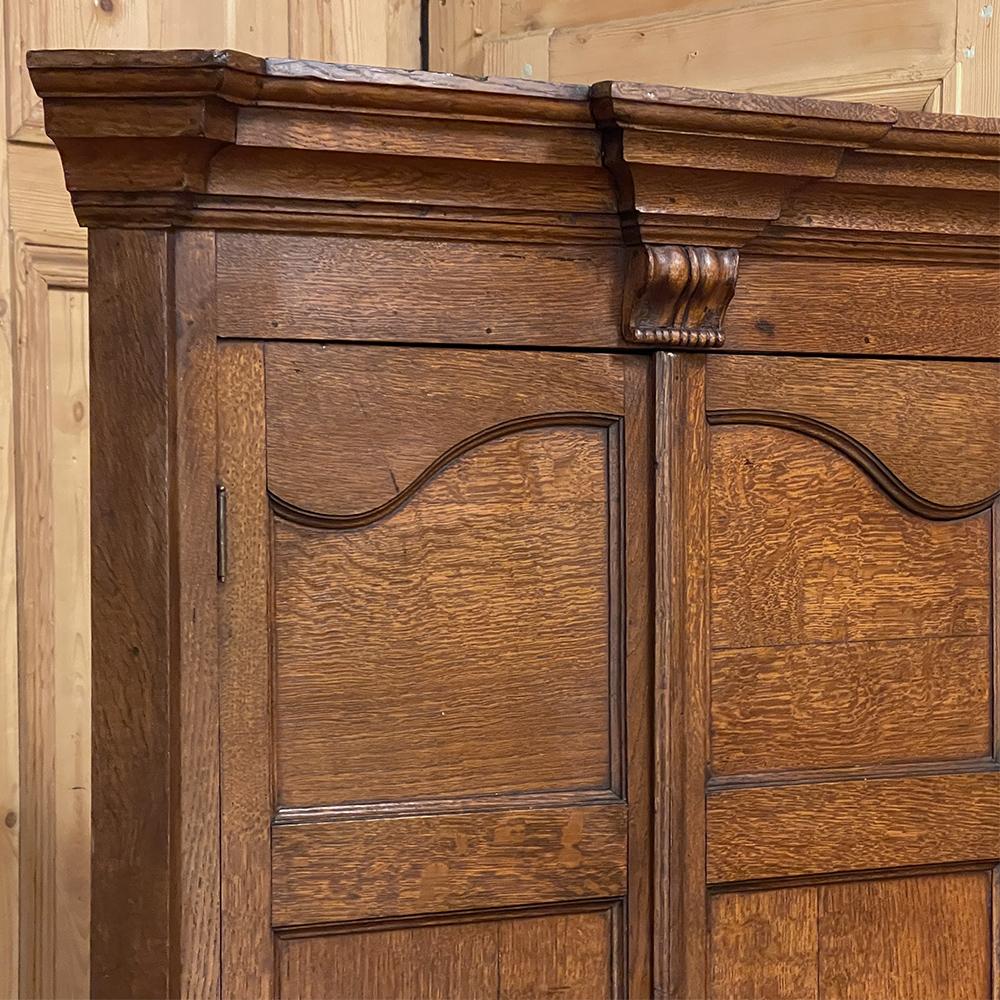 Armoire d'angle néoclassique suédoise du 19ème siècle de style gustavien en vente 2