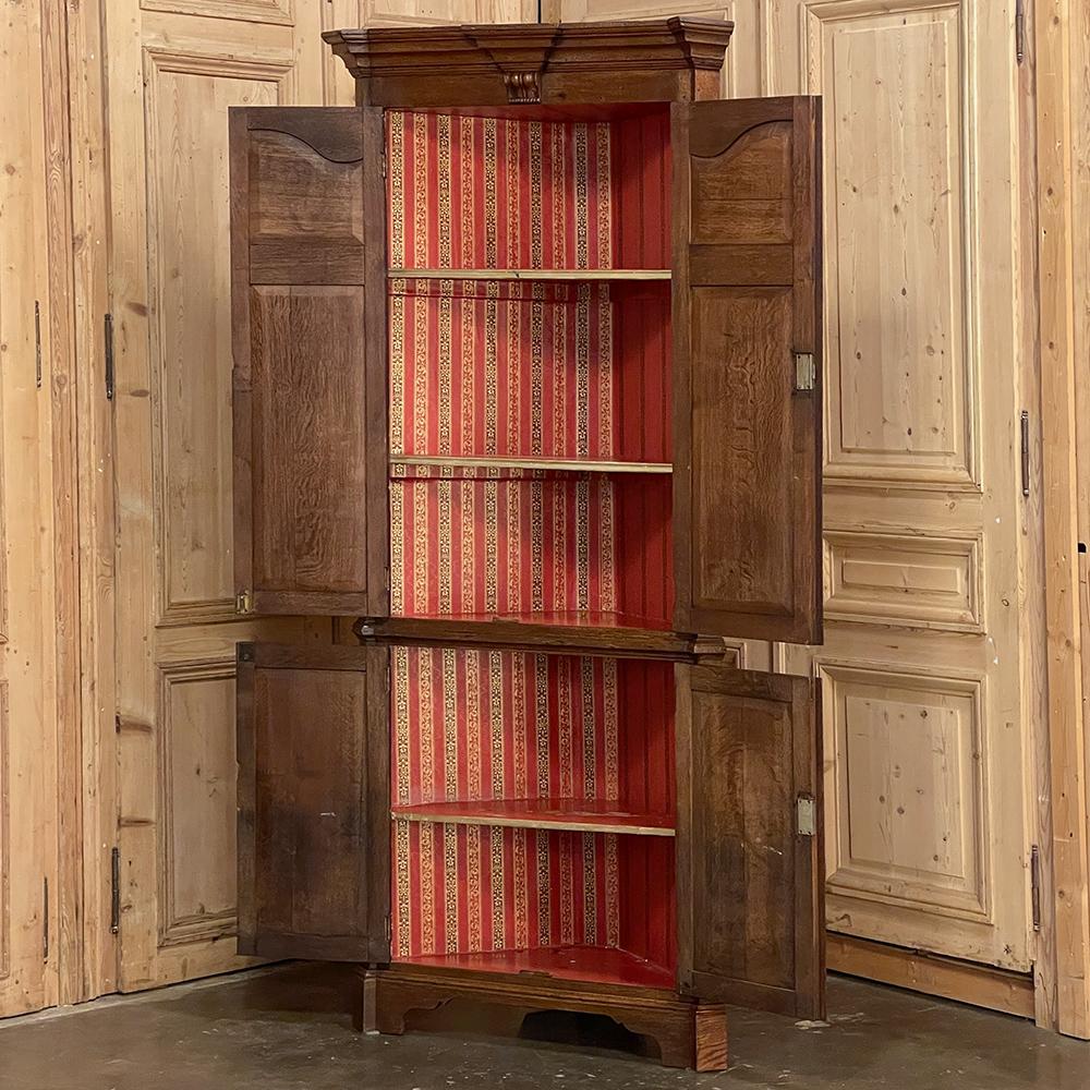 Fin du XIXe siècle Armoire d'angle néoclassique suédoise du 19ème siècle de style gustavien en vente