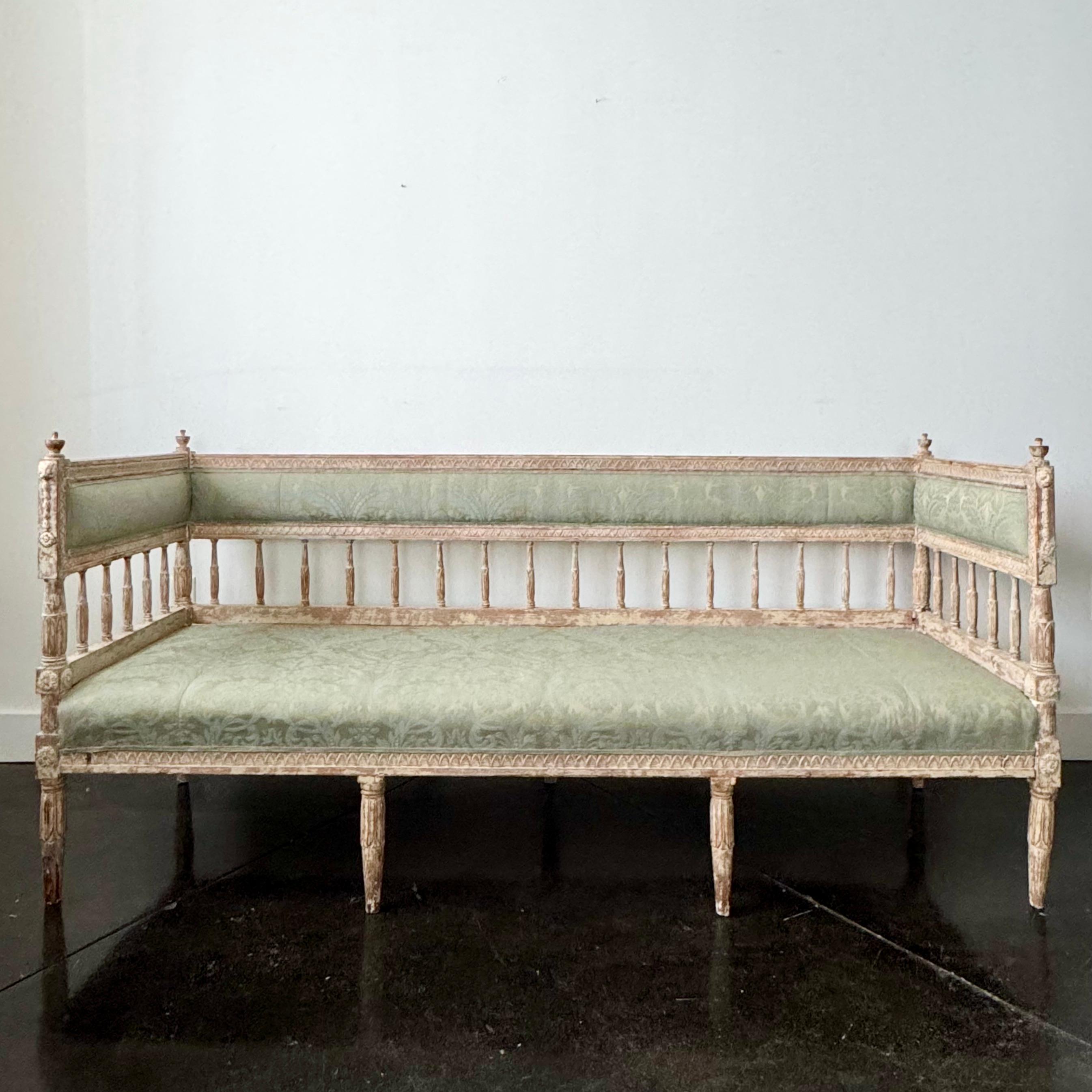 Sofá Settee de la época Gustaviana / Neoclásica sueca del siglo XIX Neoclásico en venta