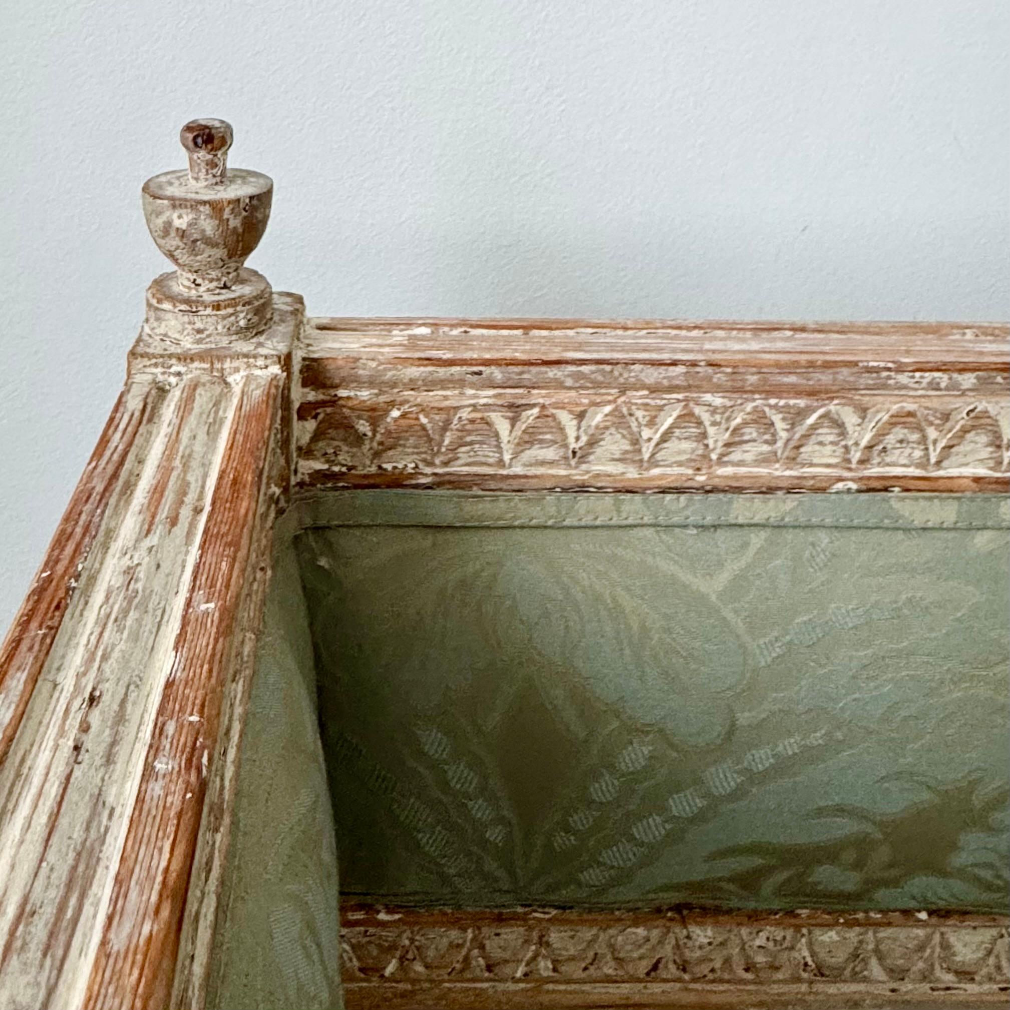 Sofá Settee de la época Gustaviana / Neoclásica sueca del siglo XIX Tela en venta