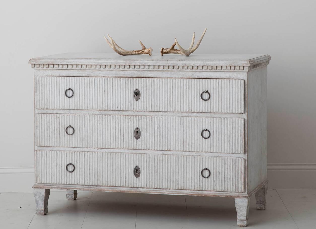 19th Century Swedish Gustavian Painted Commode 5