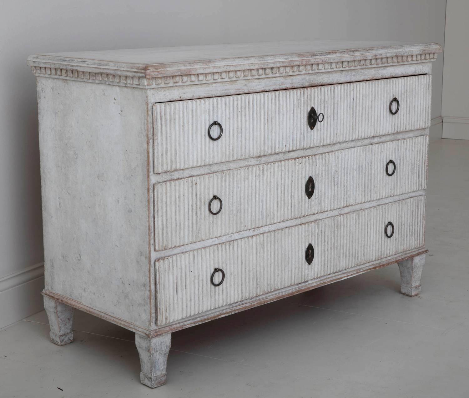 Hand-Crafted 19th Century Swedish Gustavian Painted Commode