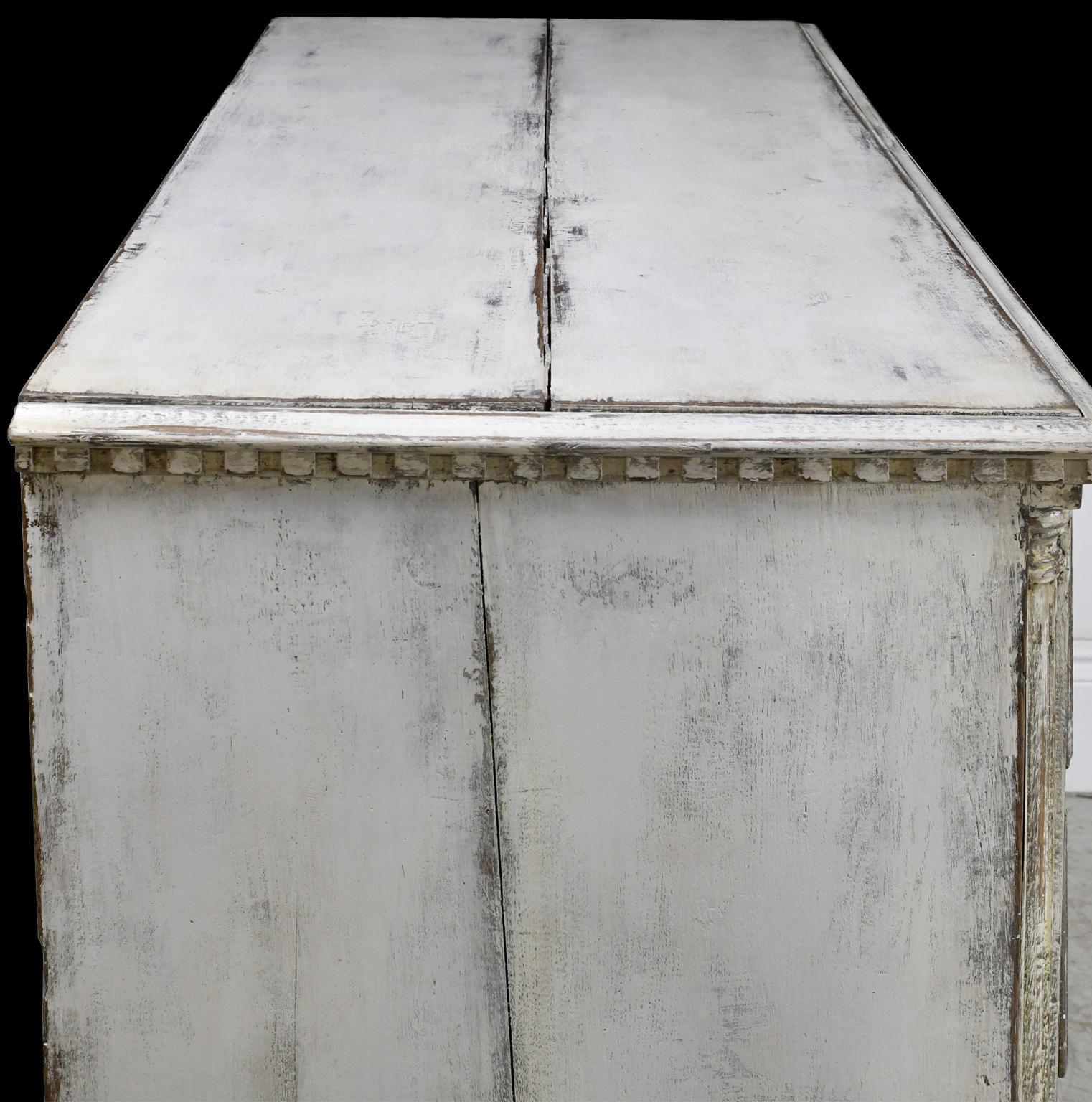 Oak 18th Century Swedish Gustavian Grey/ White Painted Commode/ Chest of Drawers For Sale