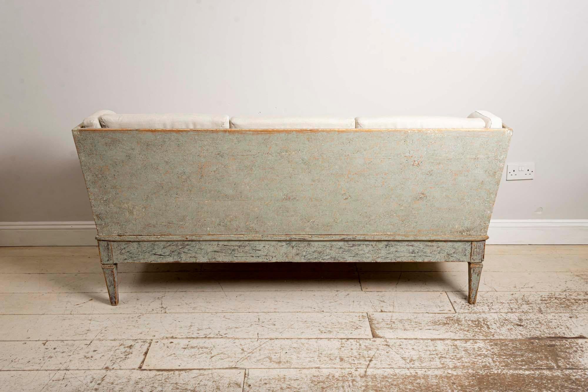 19th Century Swedish Gustavian Painted Gustavian Trag Sofa with Original Paint 5