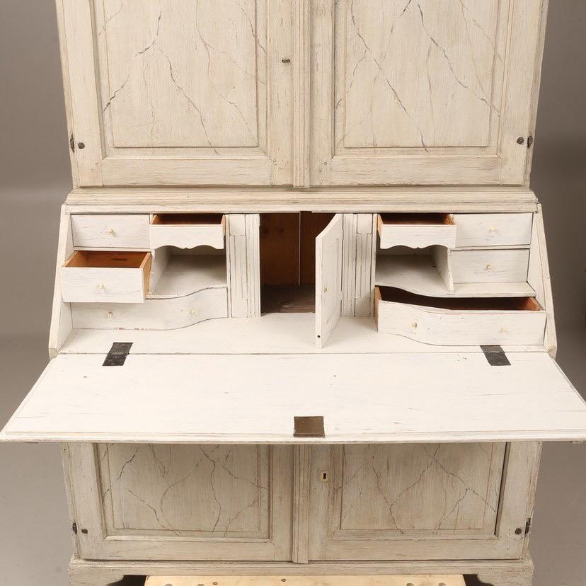 19th Century Swedish Gustavian Painted Secretaire In Good Condition In San Angelo, TX