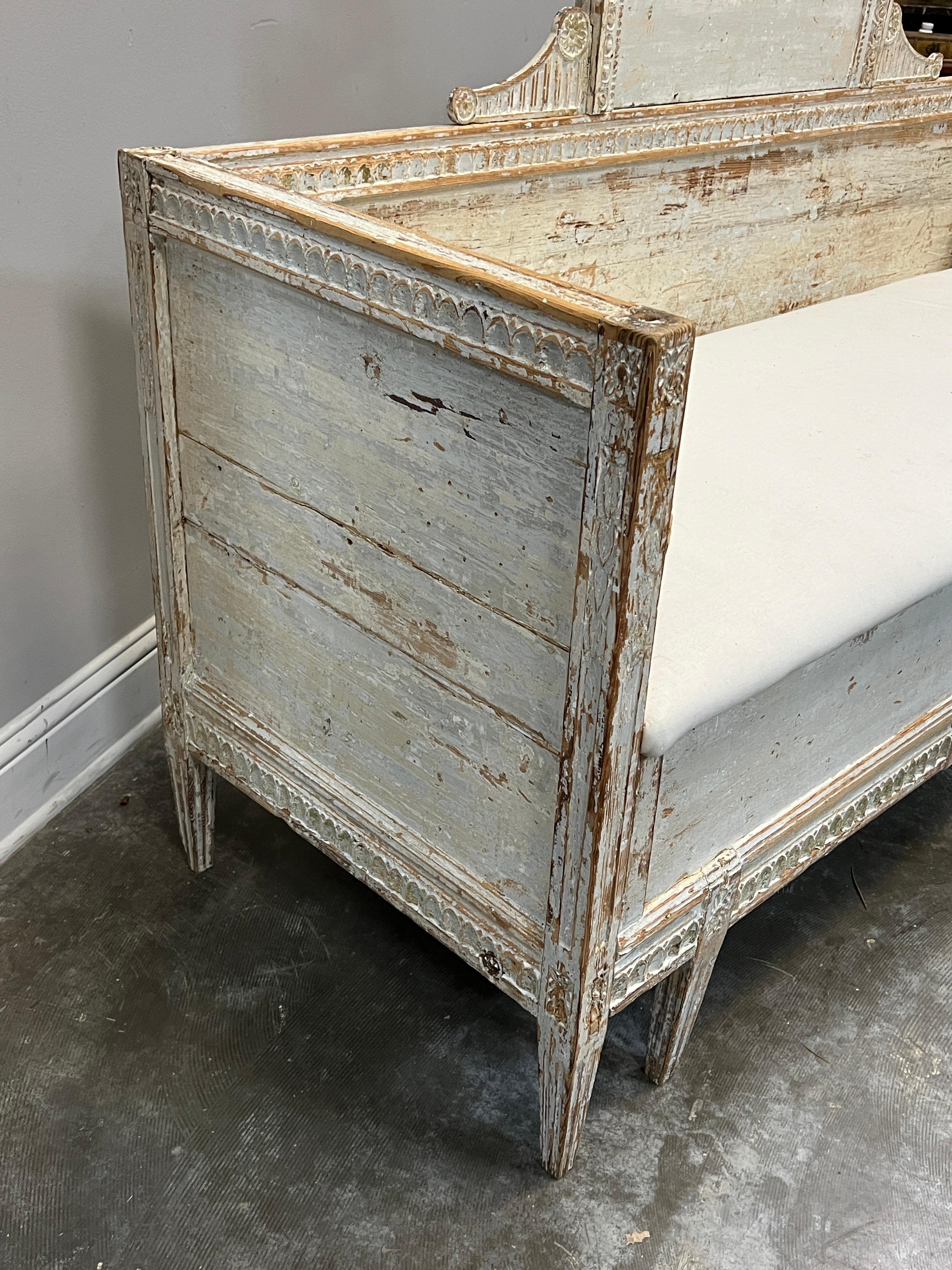 19th Century Swedish Gustavian Painted Settee With Trundle For Sale 2