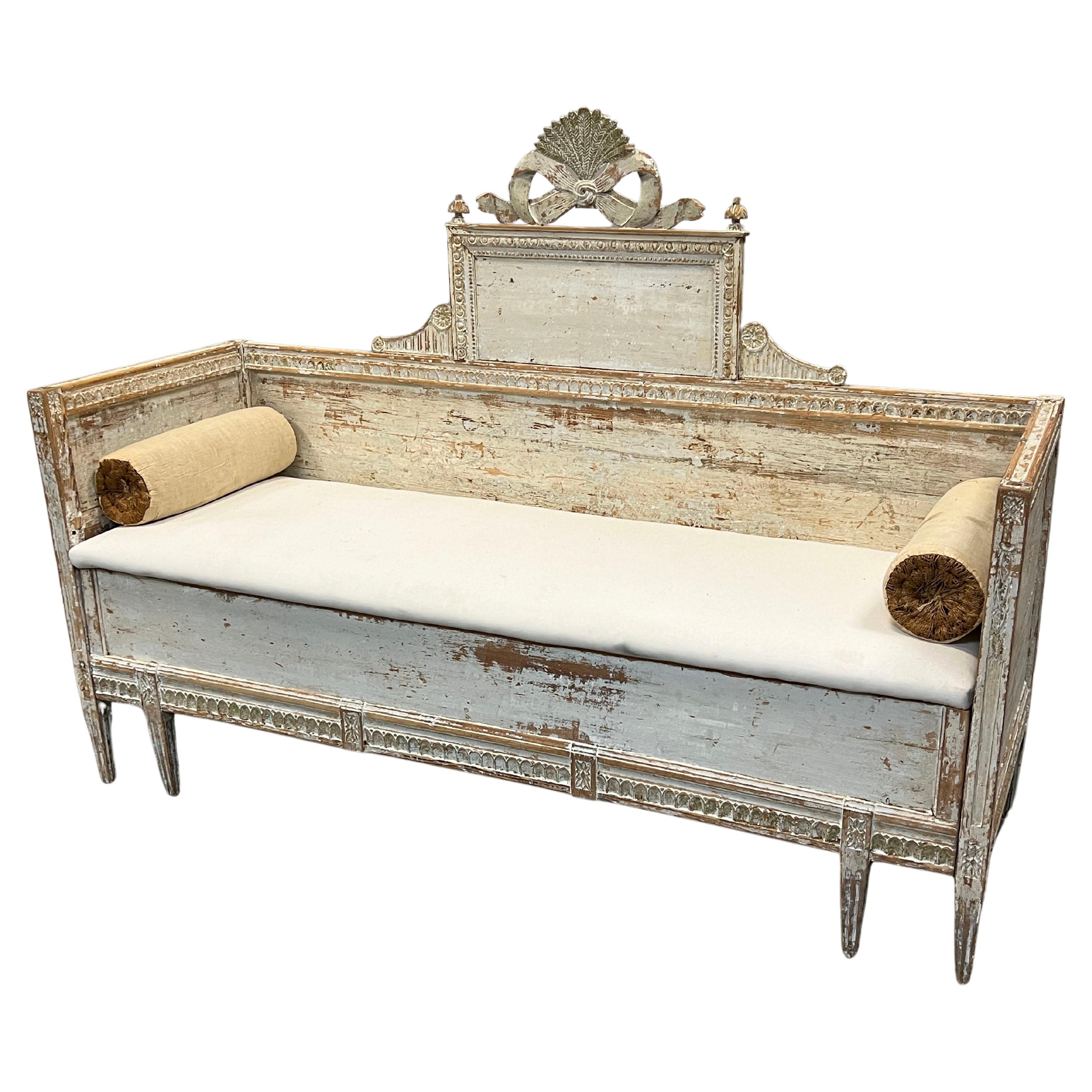 19th Century Swedish Gustavian Painted Settee With Trundle For Sale