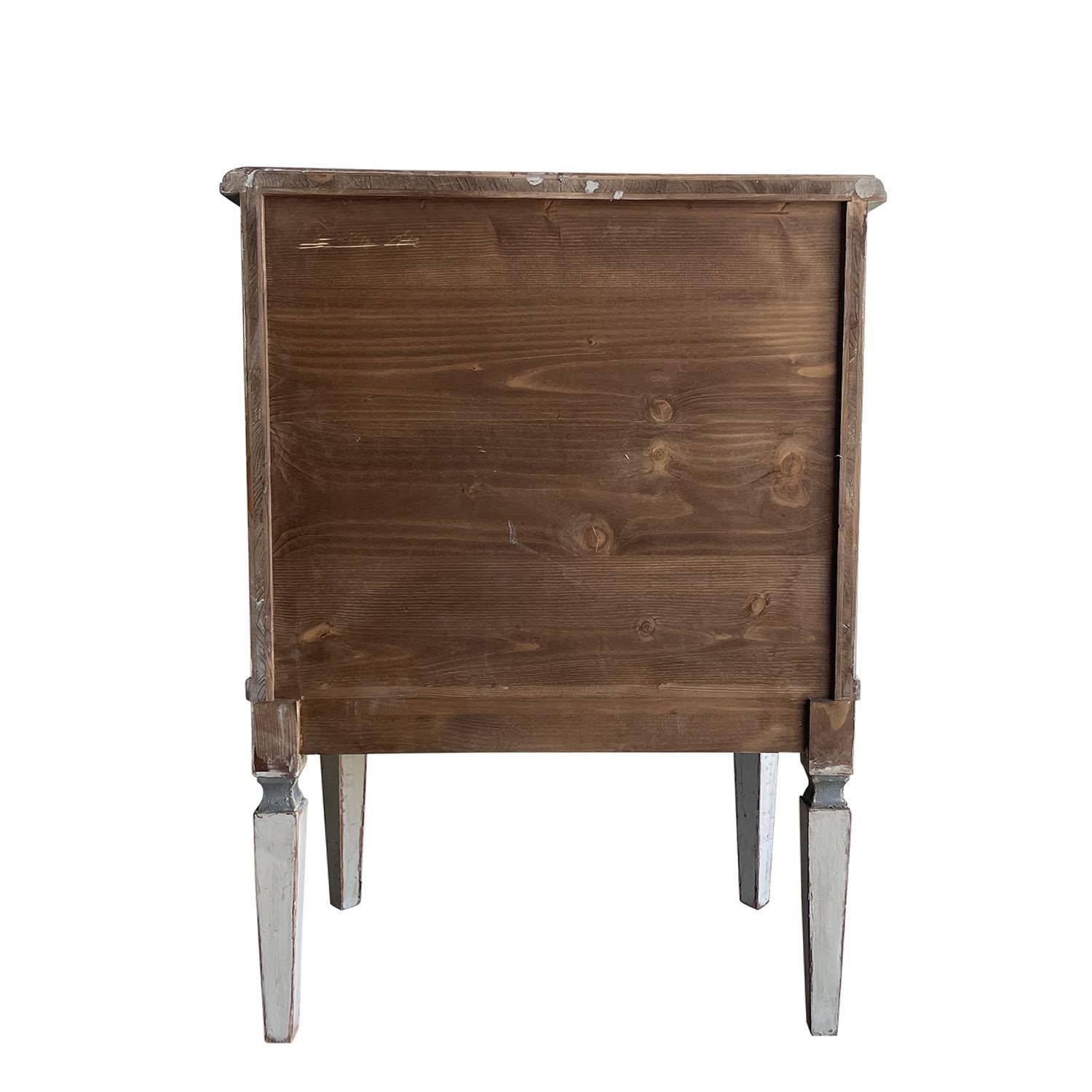 19th Century Swedish Gustavian Pair of Antique Scandinavian Pine Bed Side Tables For Sale 6