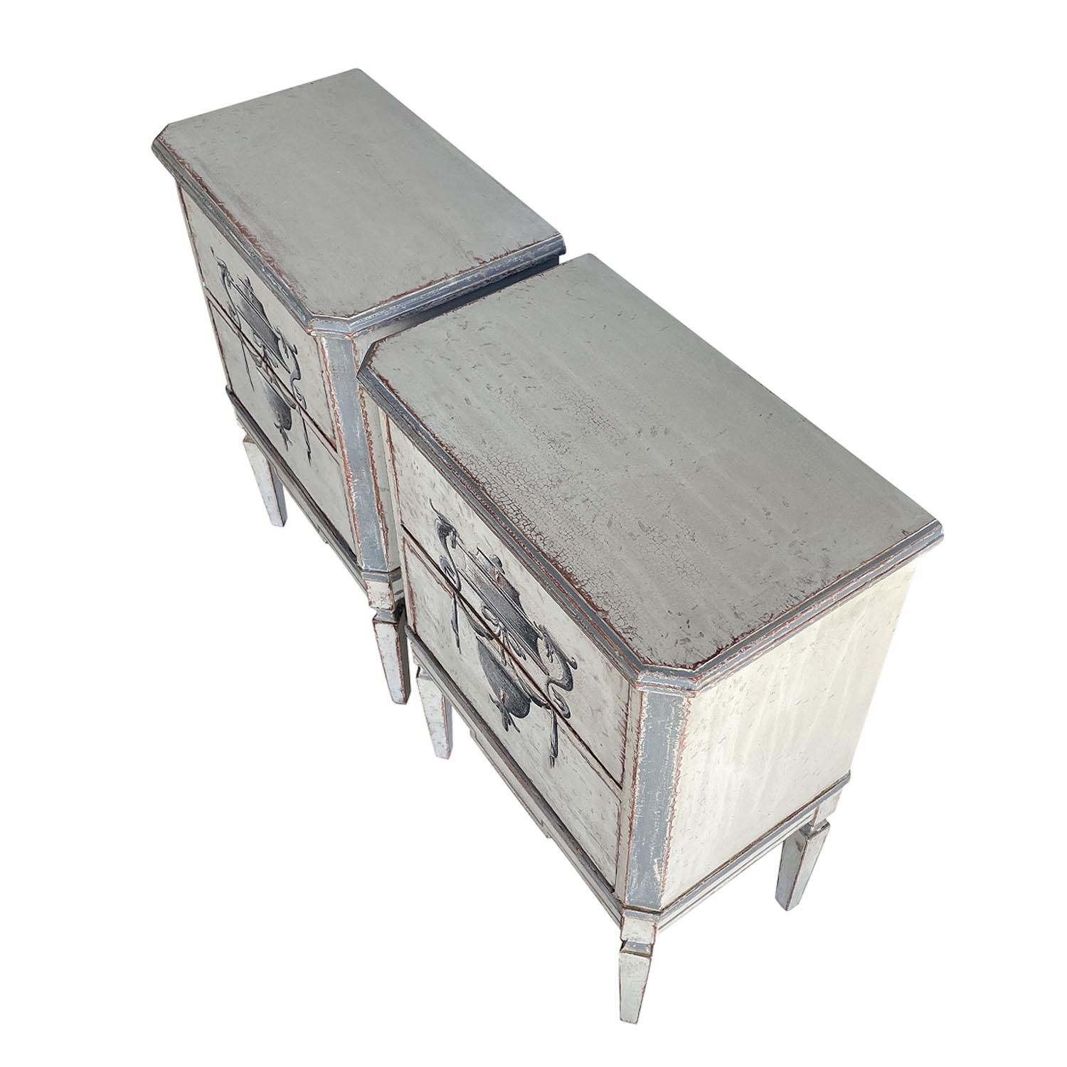 19th Century Swedish Gustavian Pair of Antique Scandinavian Pine Bed Side Tables For Sale 1