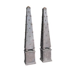 Siglo XIX Pareja de grandes obeliscos suecos de pino - Decoración escandinava