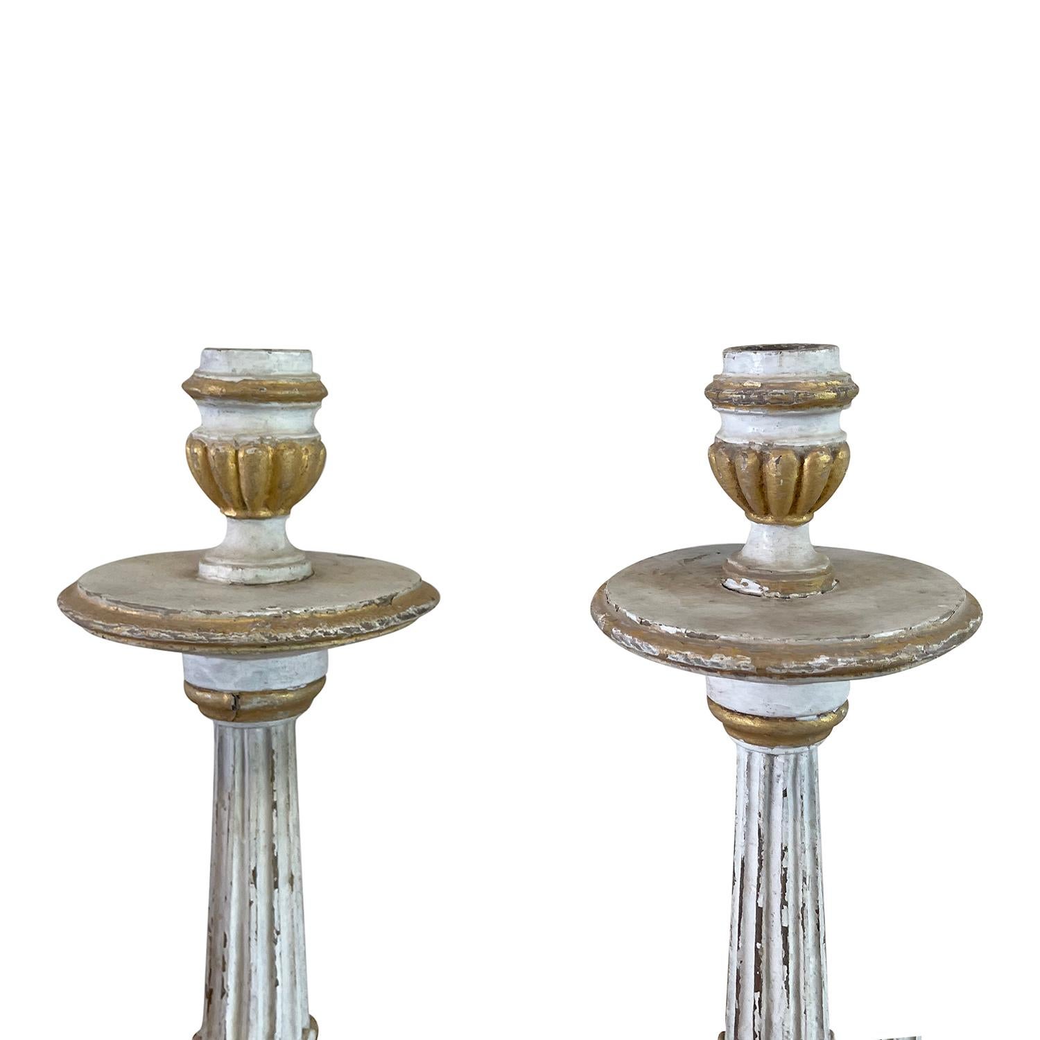 19th Century Swedish Gustavian Pair of Pinewood Candle Holders - Antique Sticks For Sale 3