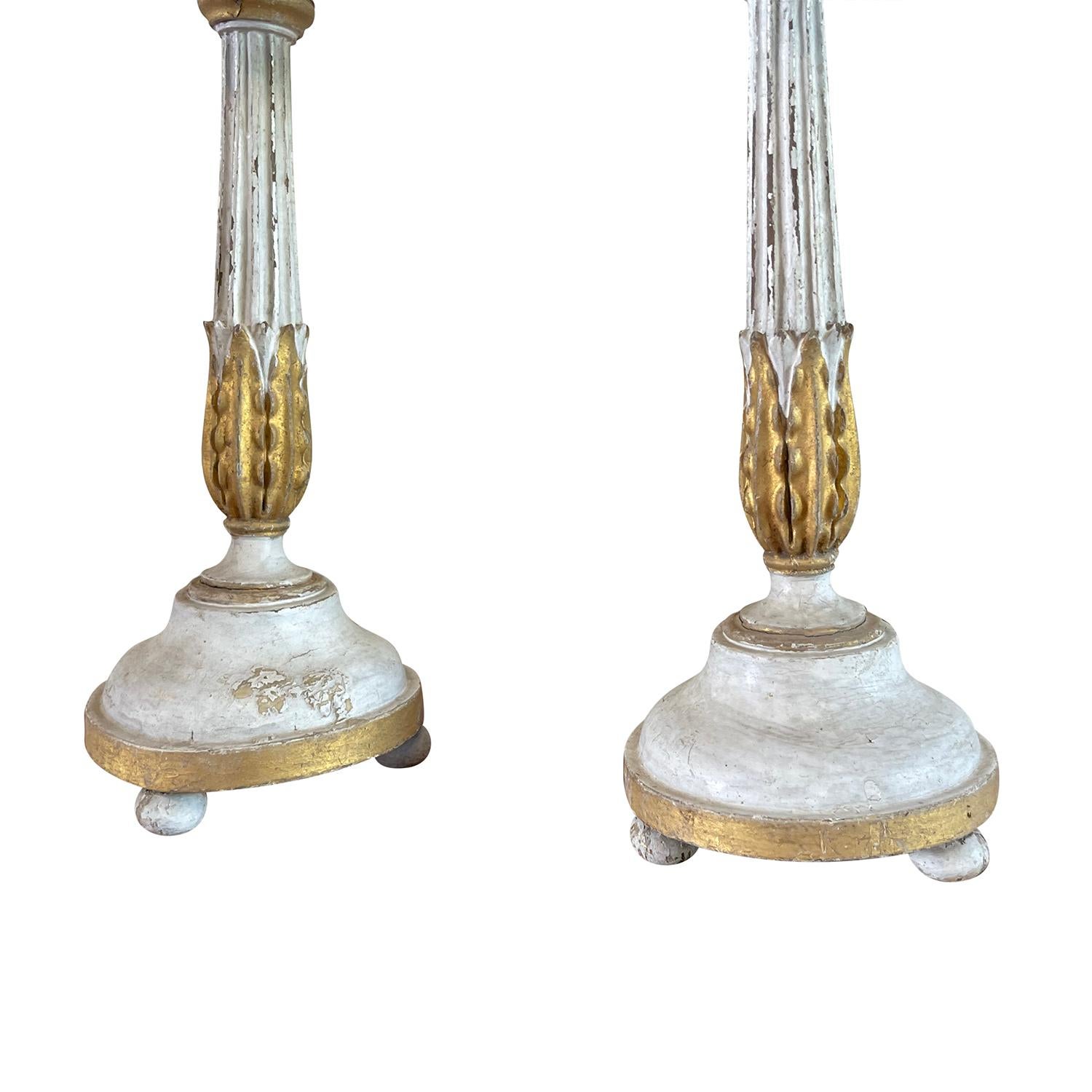 19th Century Swedish Gustavian Pair of Pinewood Candle Holders - Antique Sticks For Sale 4