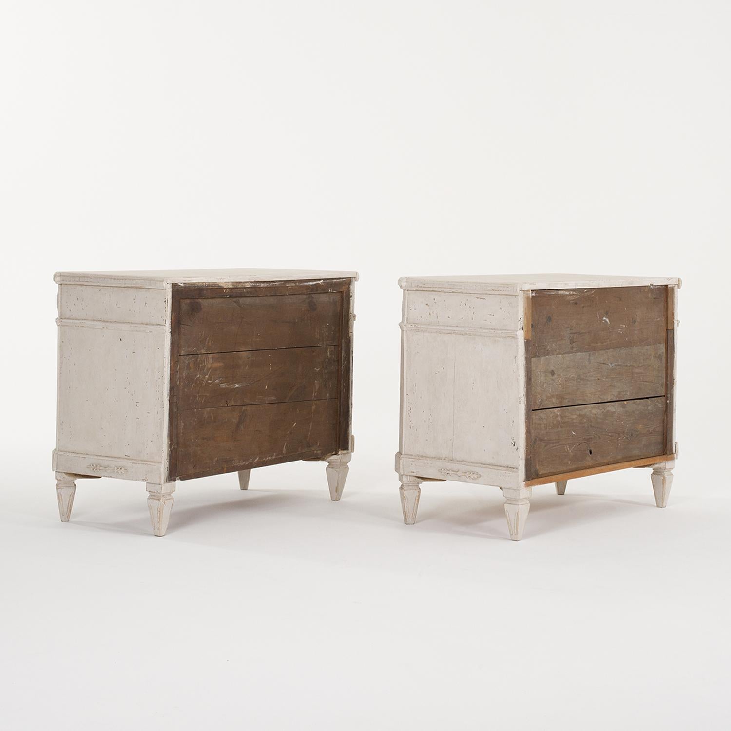 Metal 19th Century Swedish Gustavian Pair of Pinewood Chests - Antique Commodes For Sale