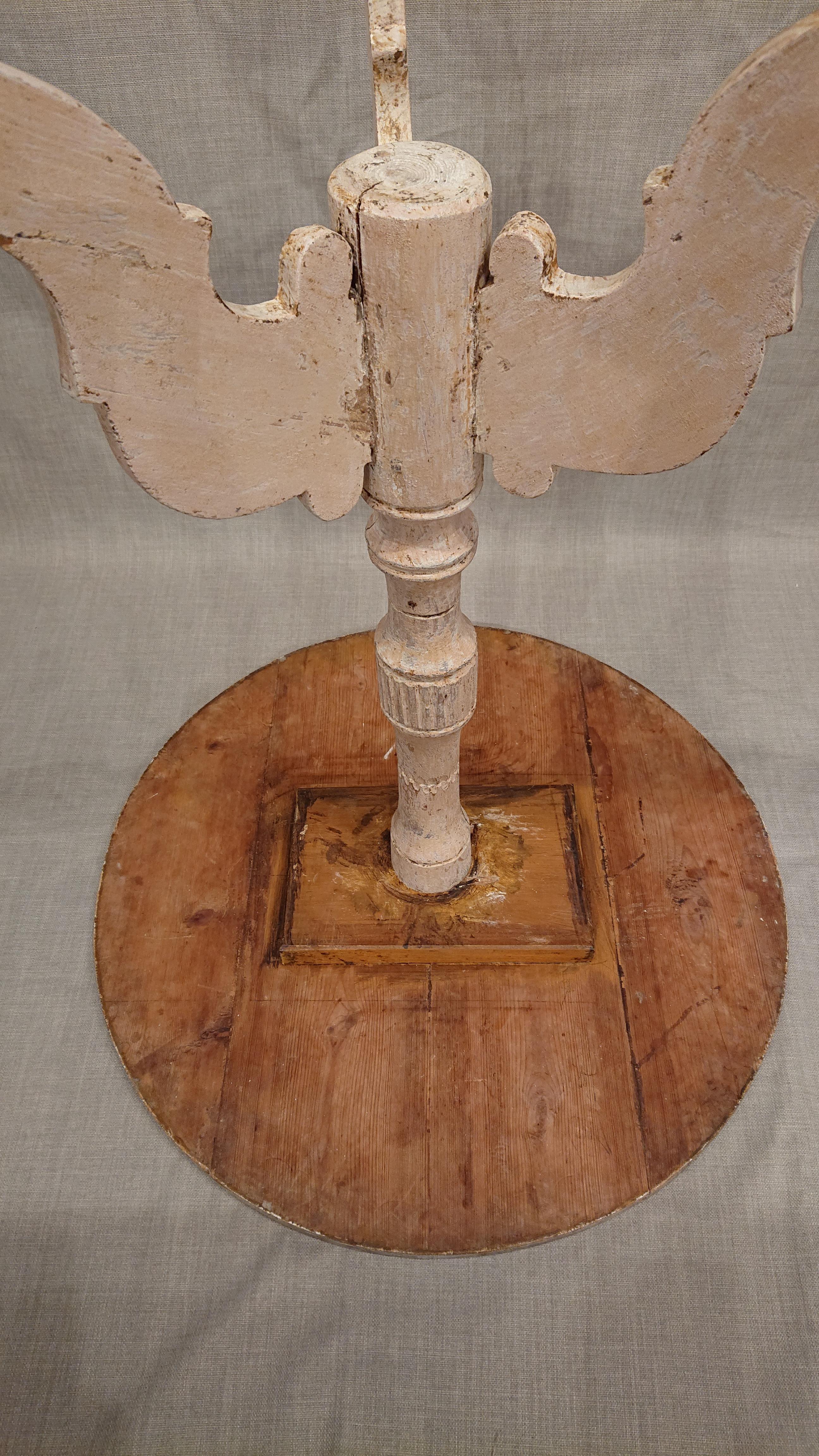 19th Century Swedish Gustavian Pedestal table with original paint For Sale 2