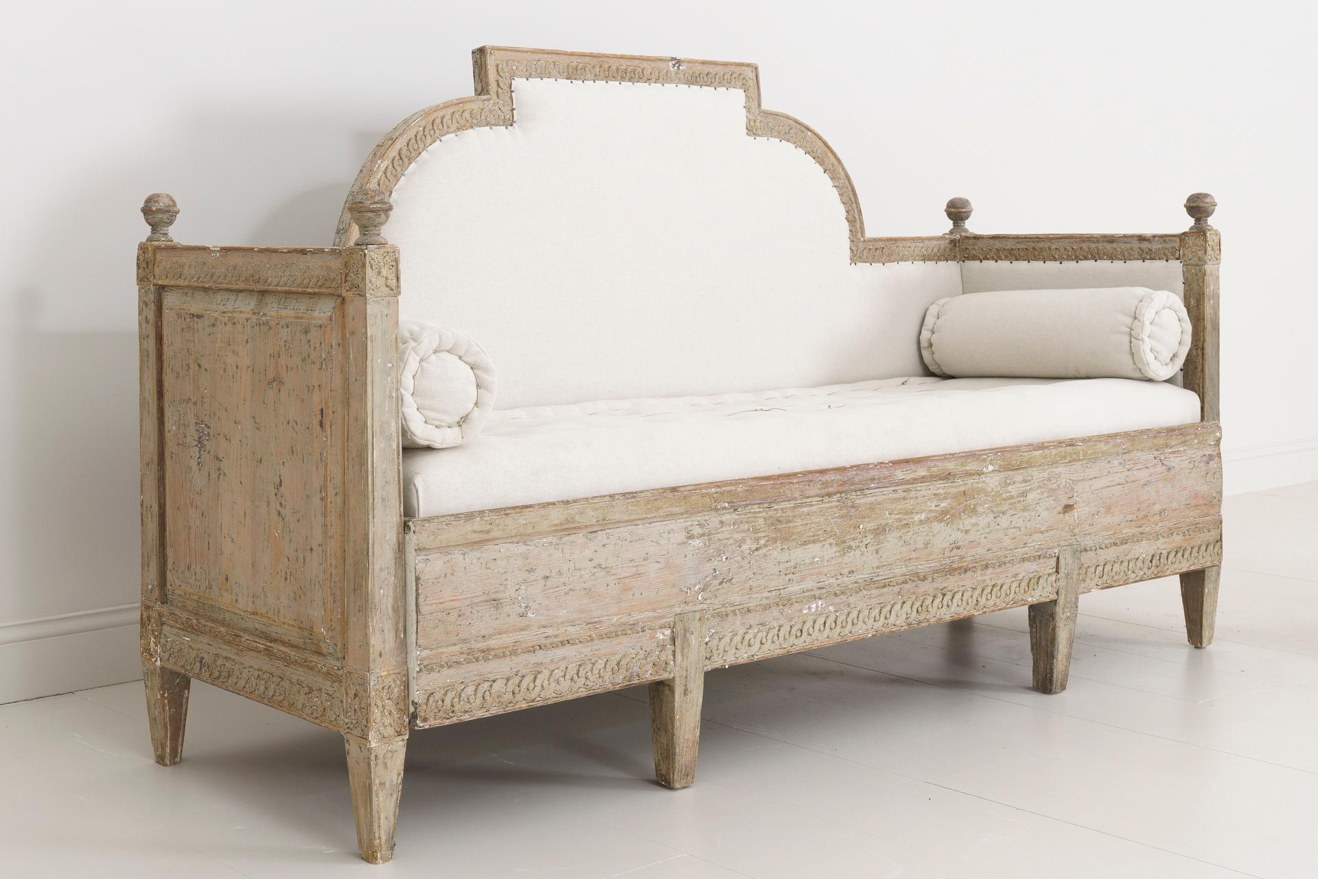 Linen 19th Century Swedish Gustavian Period Sofa Bench in Original Paint