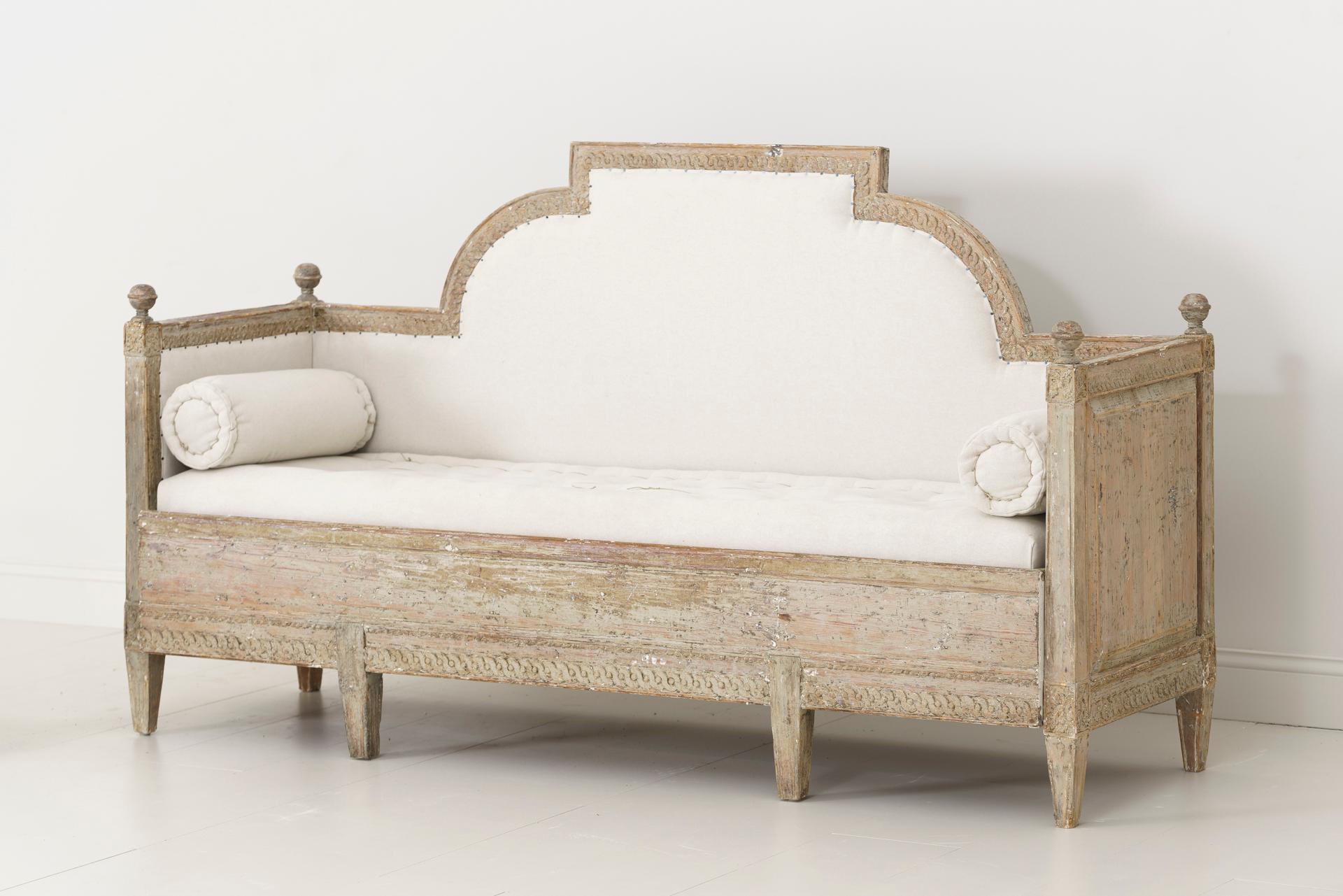 19th Century Swedish Gustavian Period Sofa Bench in Original Paint 1